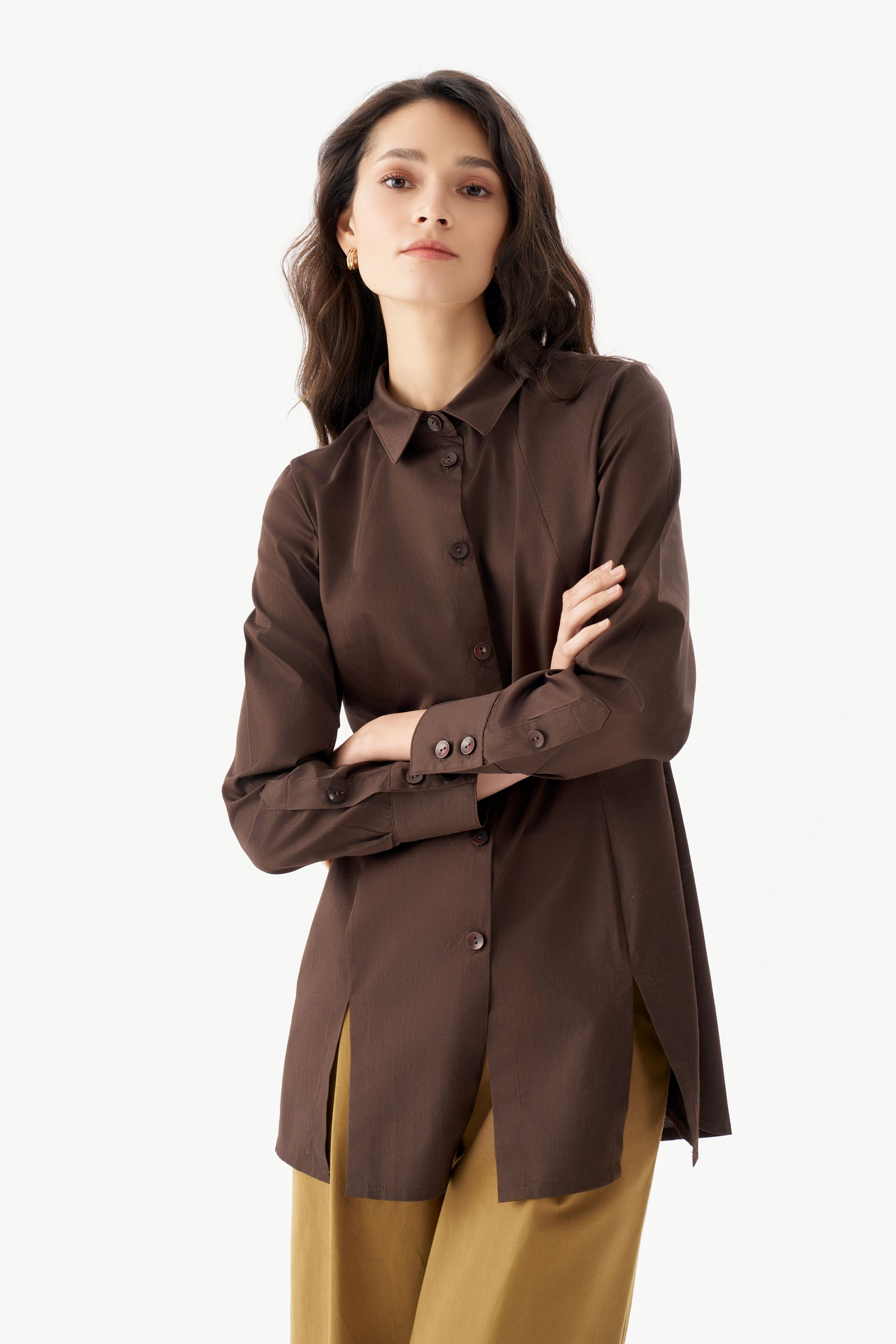 YIRTMAÇ DETAYLI GÖMLEK