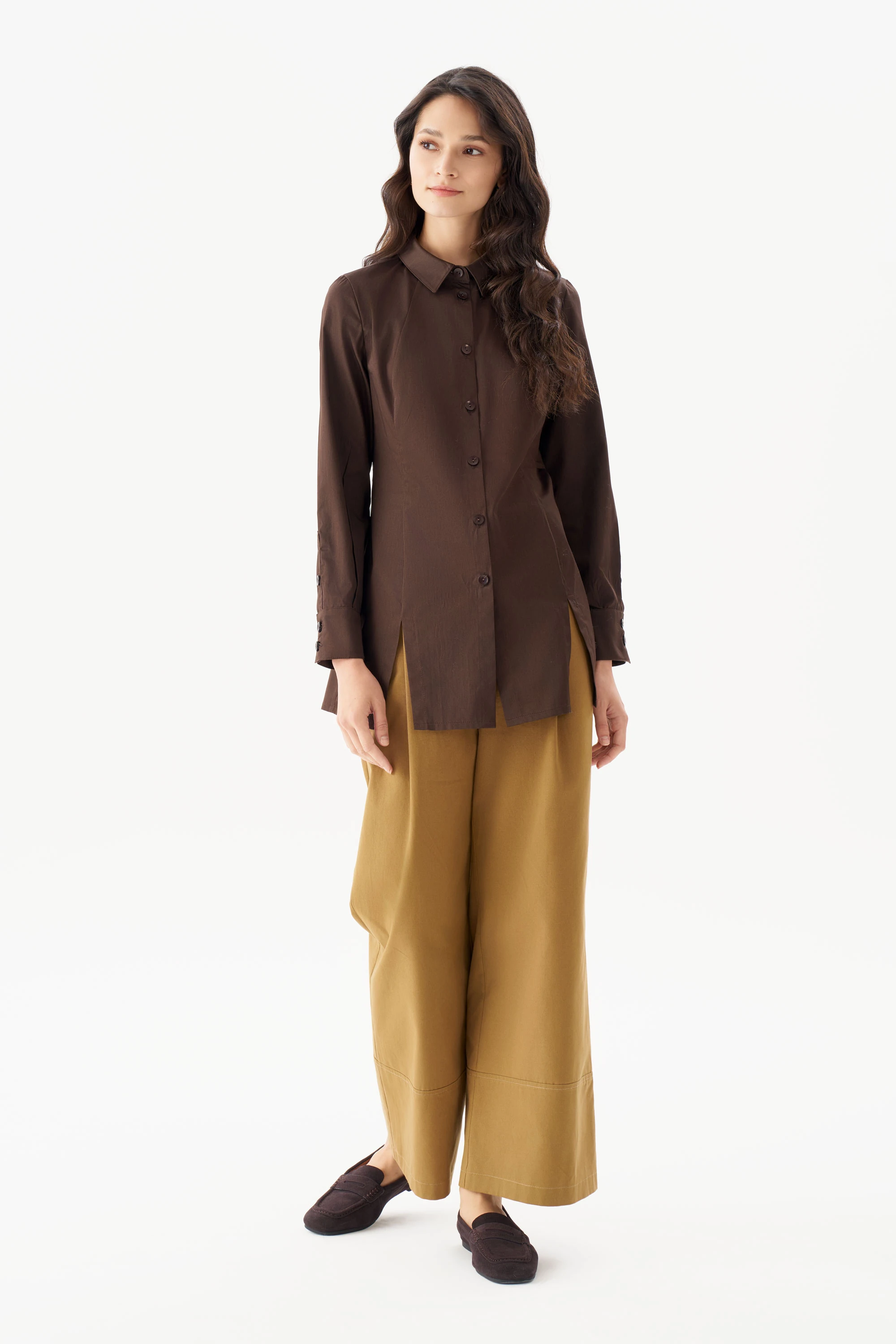 YIRTMAÇ DETAYLI GÖMLEK