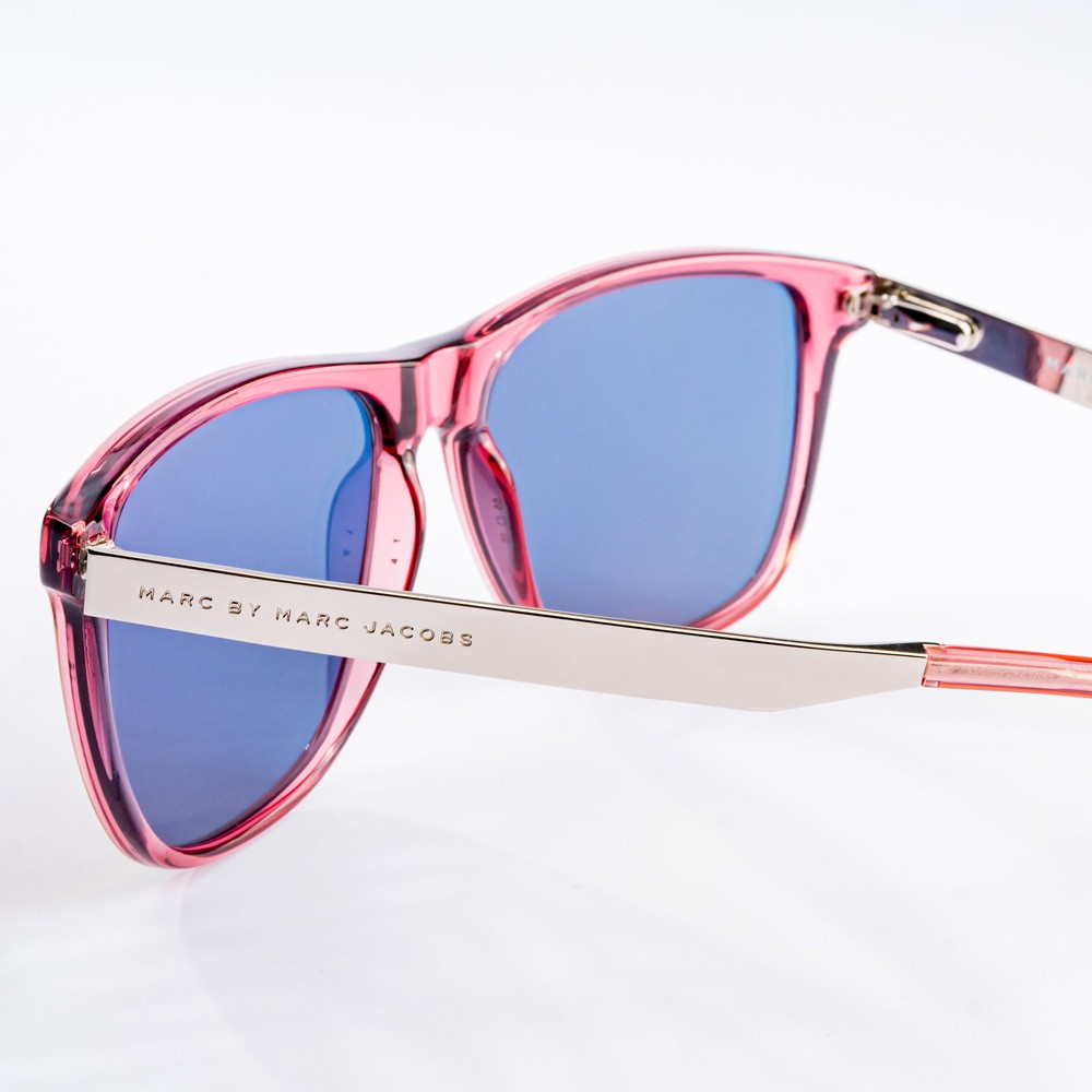 MARC JACOBS 607 8KB