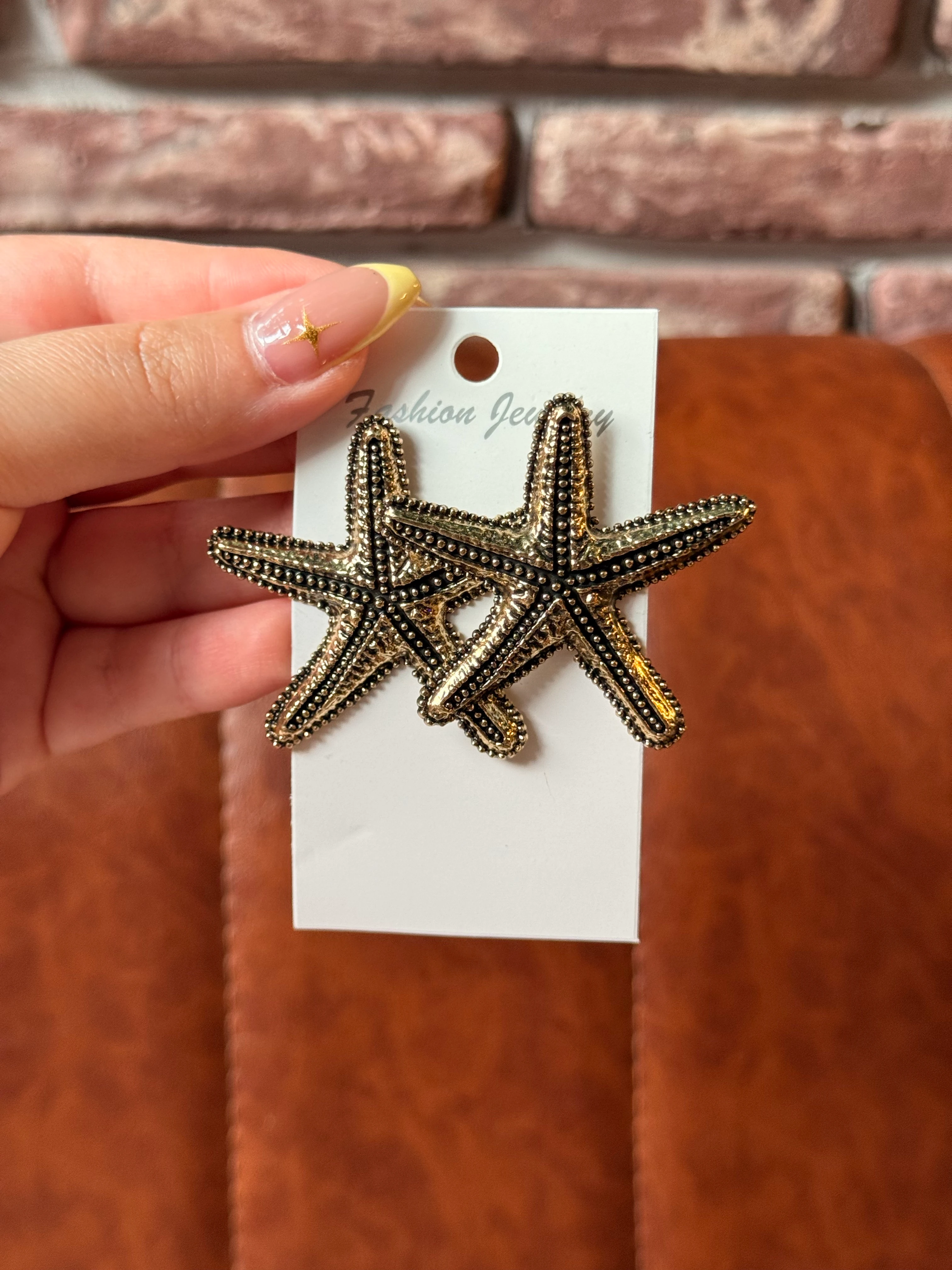 Büyük Eskitme Model Yıldız Küpe