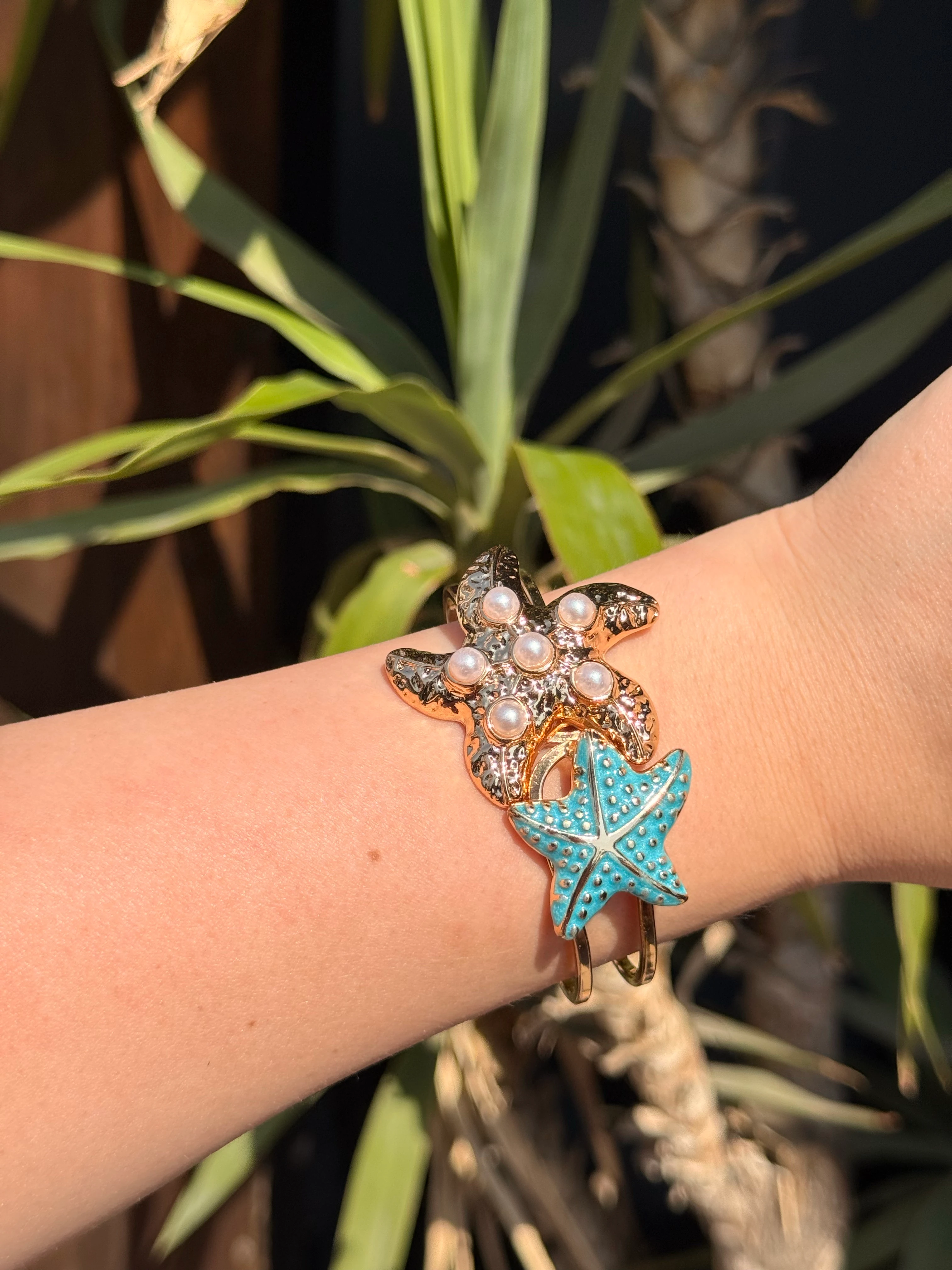 Yıldız Detaylı Kelepçe Bileklik 