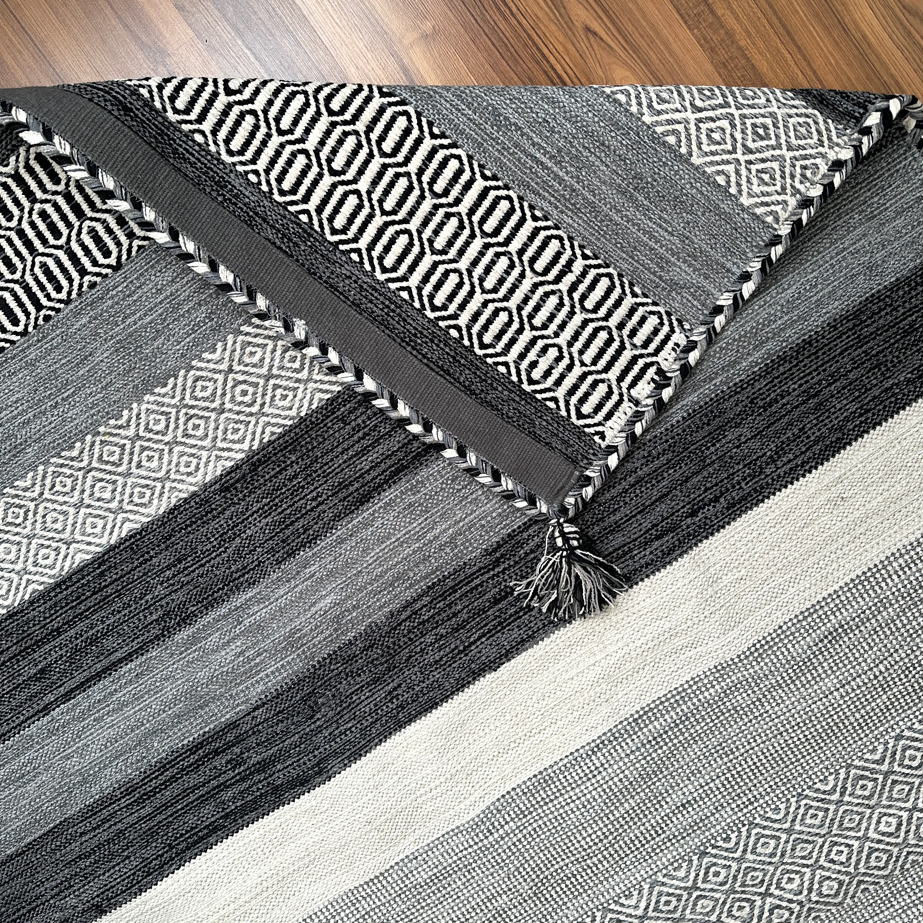 İSKANDİNAV KİLİM TRB-04 GRİ