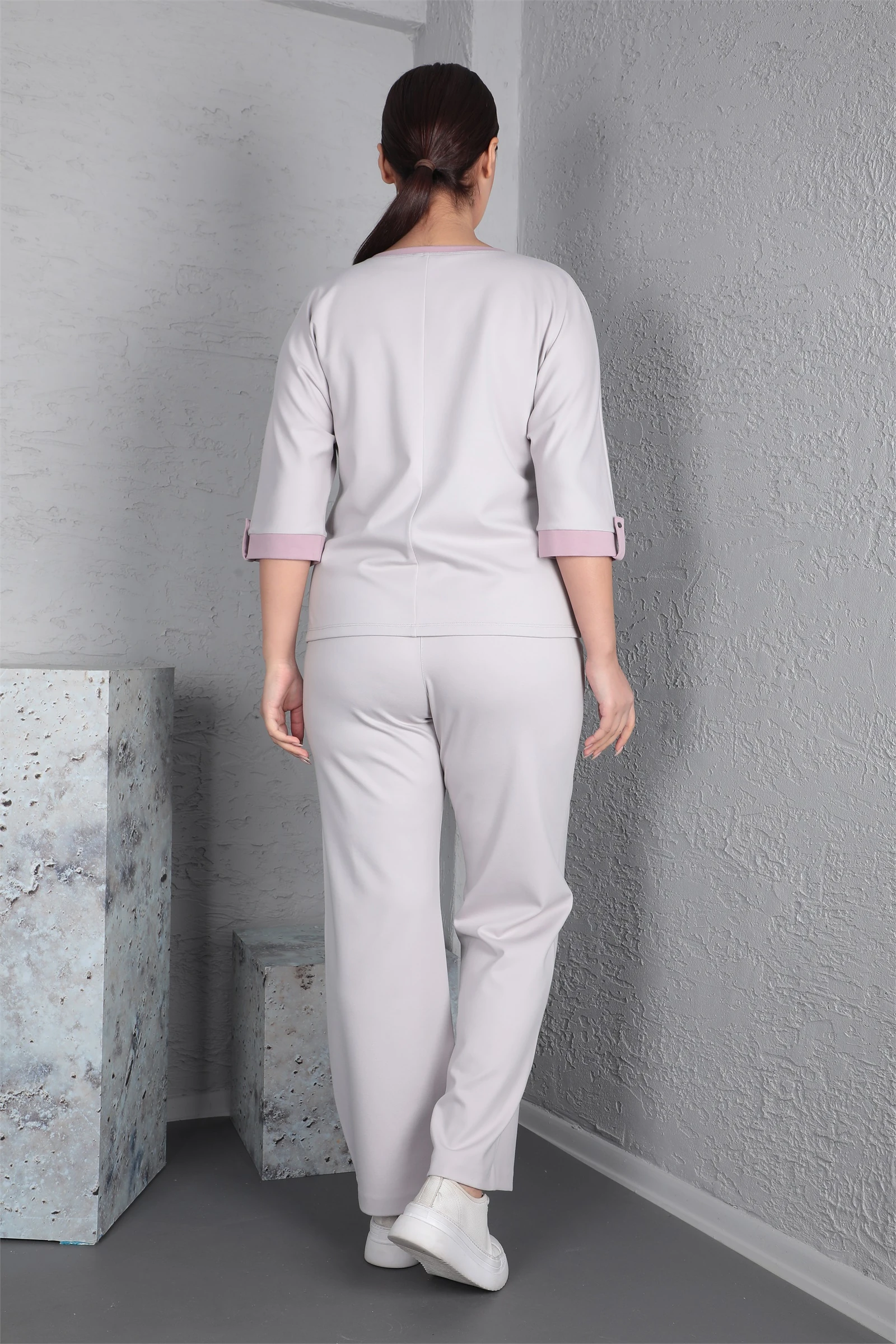 Sezonluk Logo Aksesuarlı Beli Lastikli Eşofman Takımı - Ekru