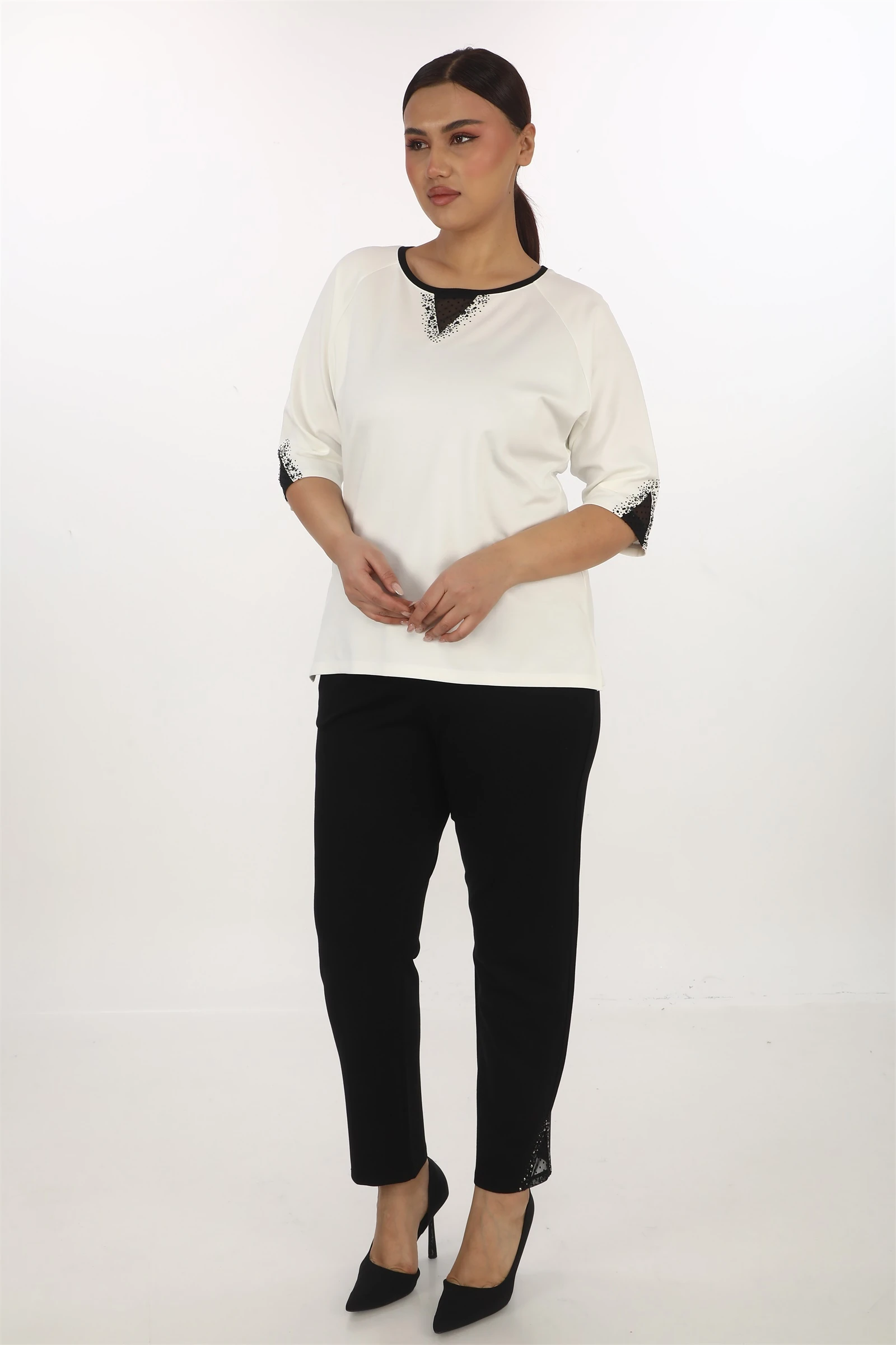 Sezonluk Yakası&Paçaları Taşlı Beli Lastikli 2'li Takım