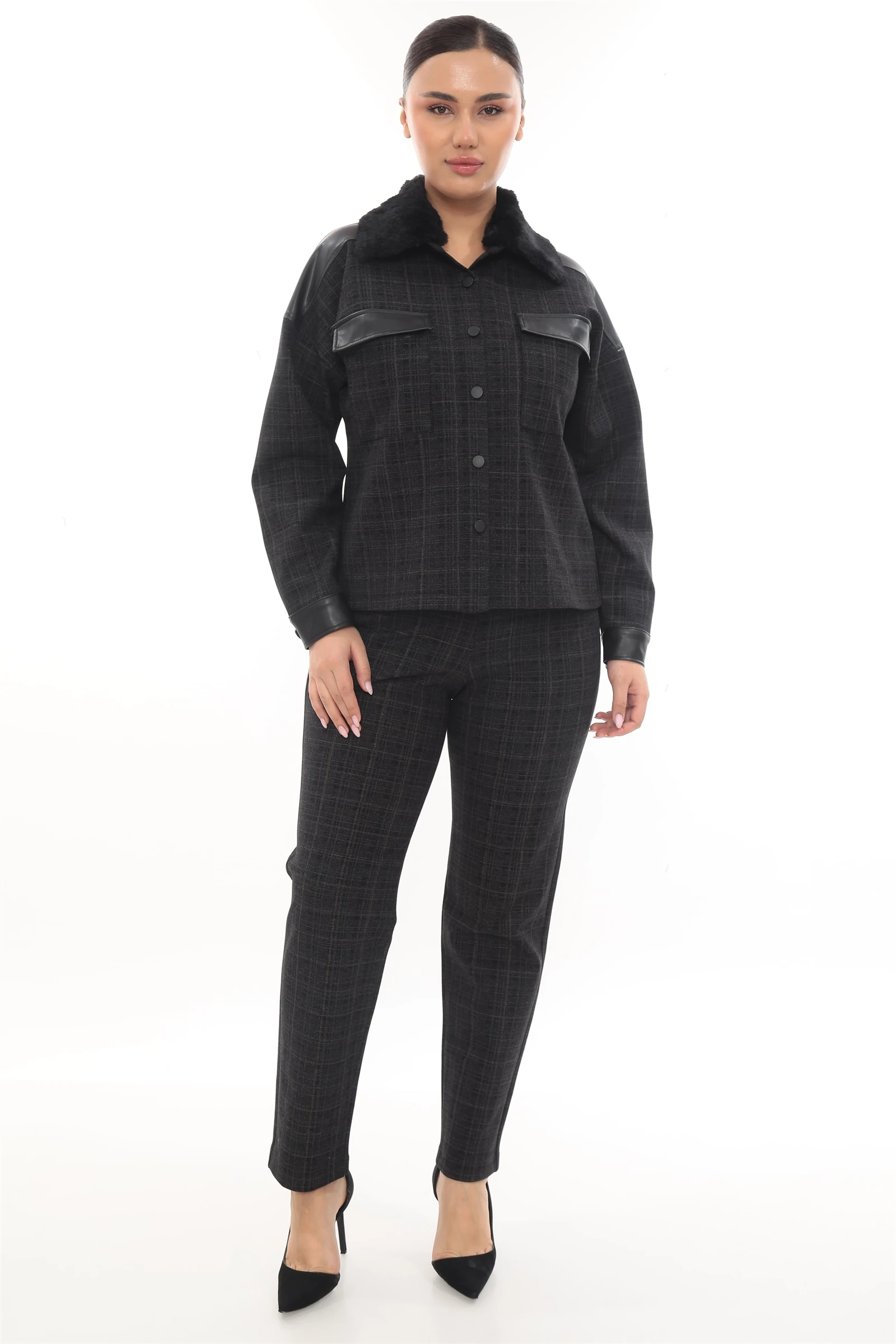 Kışlık Düğmeli Kürk Yakalı Cepli Deri Garnili Çizgili Alt-Üst Takım - Siyah