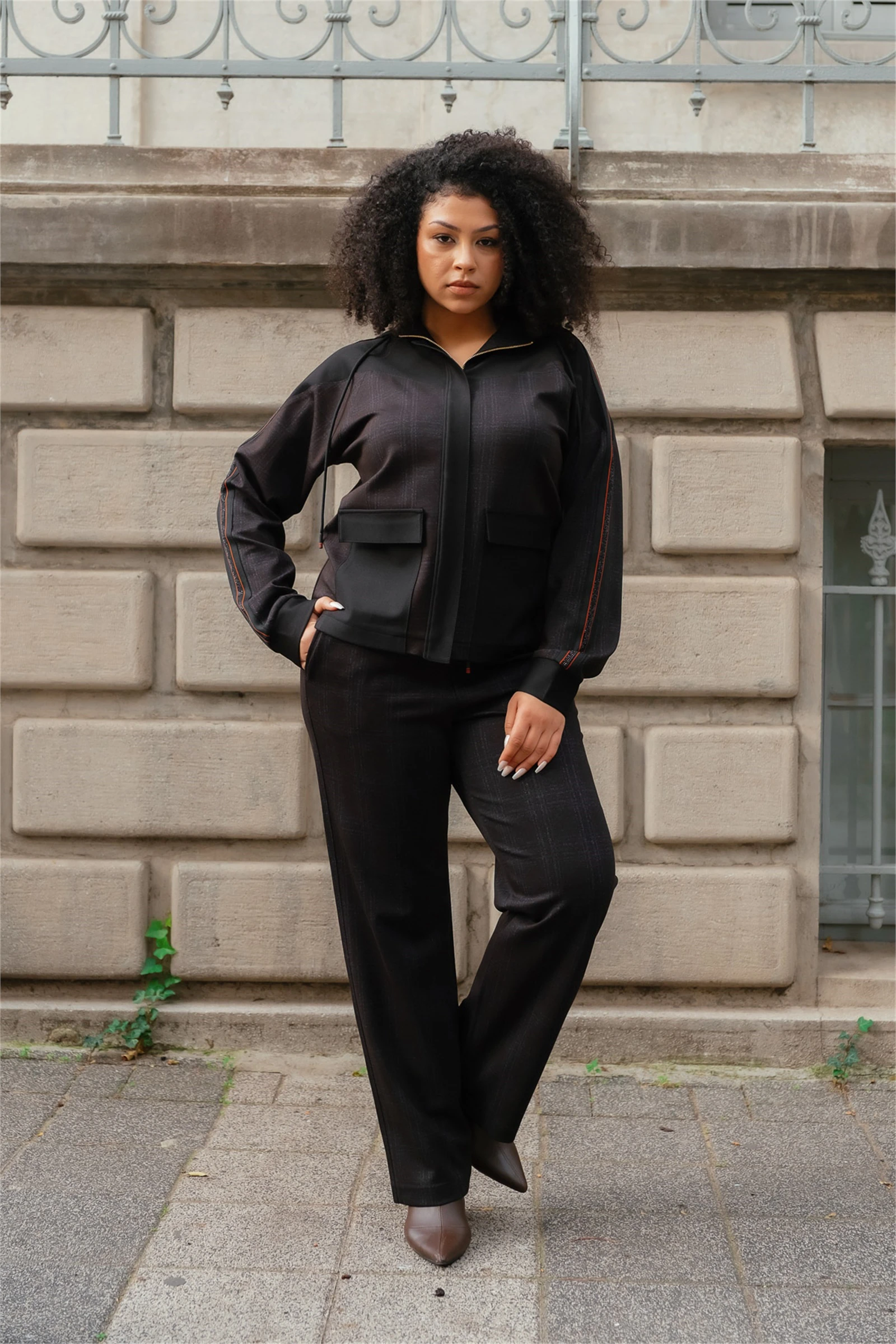 Kışlık Şeritli Cepli Fermuarlı Kapşonlu Eşofman Takımı