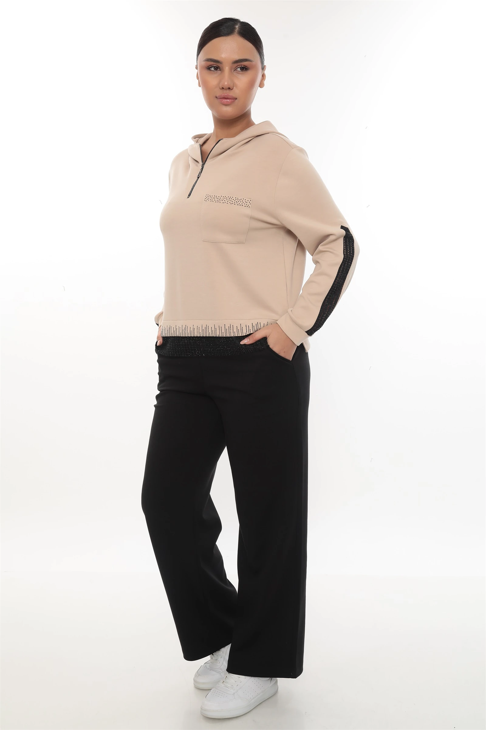 Kışlık Garnili Cepli Kapşonlu Taşlı Eşofman Takımı