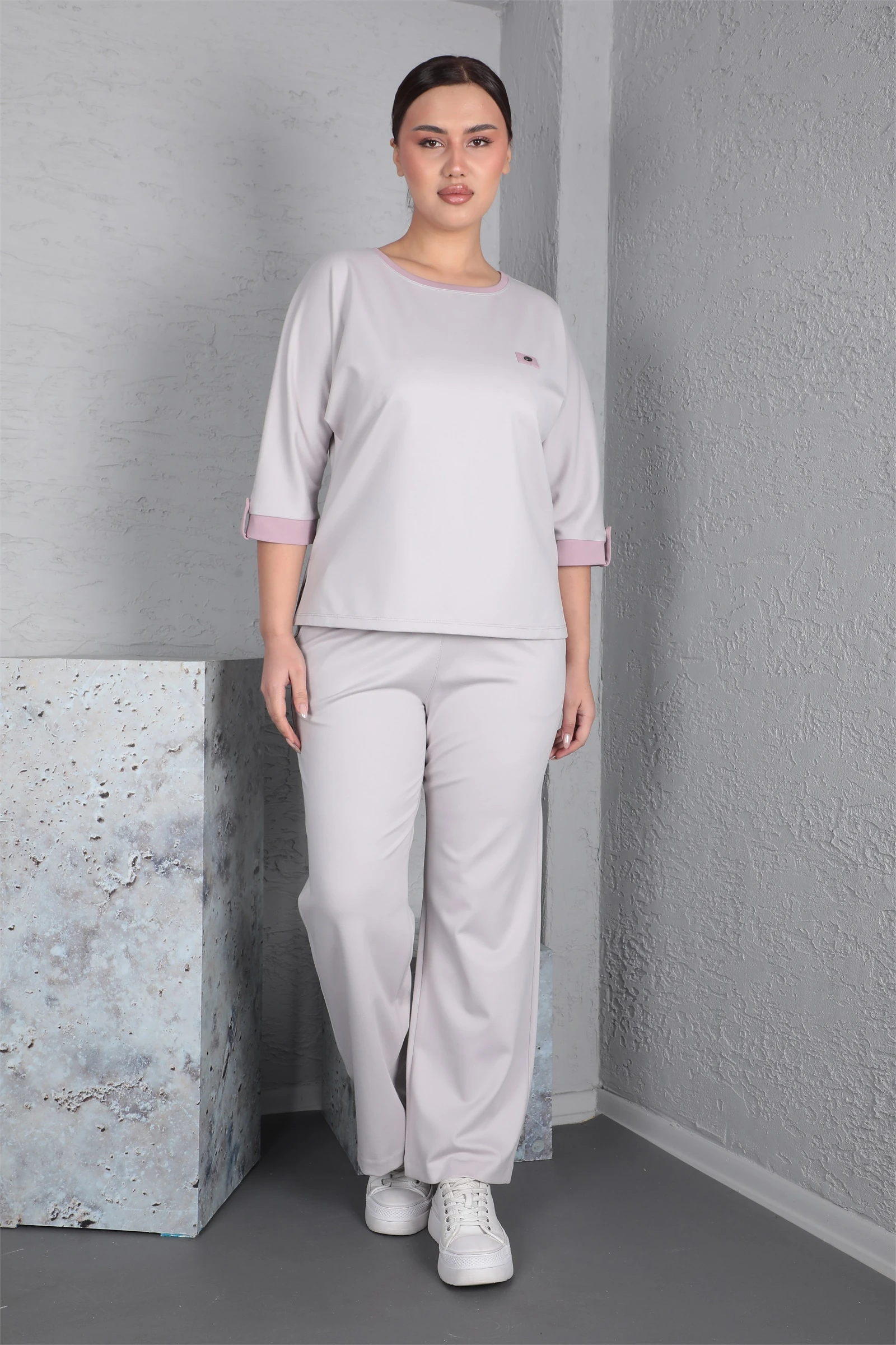 Sezonluk Logo Aksesuarlı Beli Lastikli Eşofman Takımı - Ekru