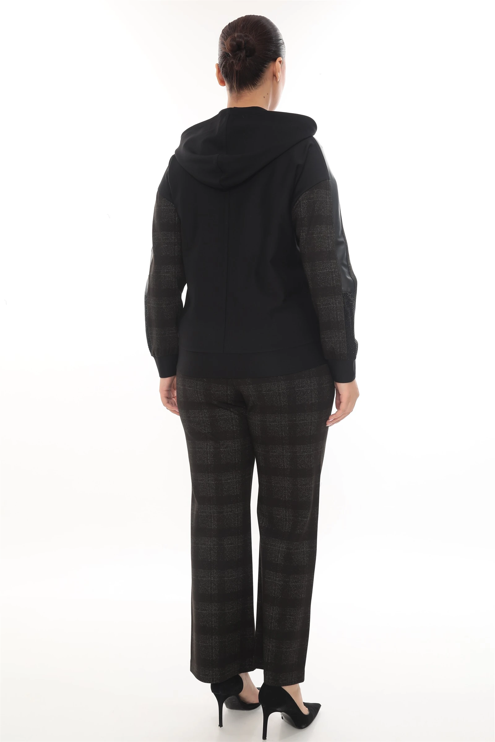 Kışlık Aksesuarlı Taşlı Baskılı Deri Garnili Ekose Eşofman Takımı