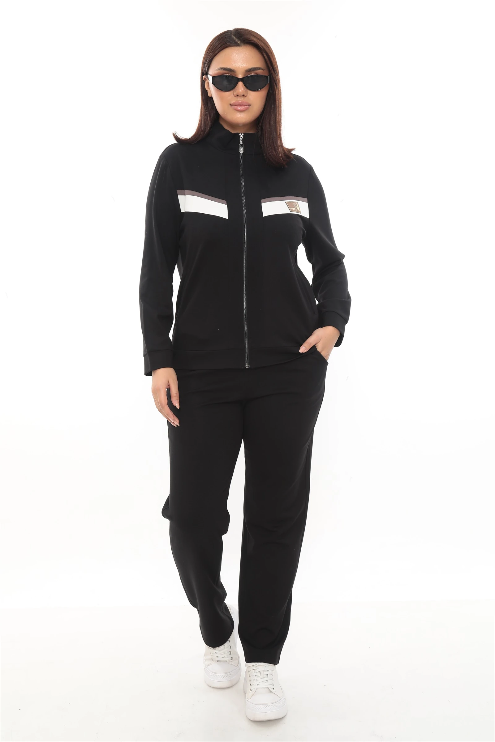 Sezonluk Özel Aksesuarlı Fermuarlı Garnili Eşofman Takımı - Siyah