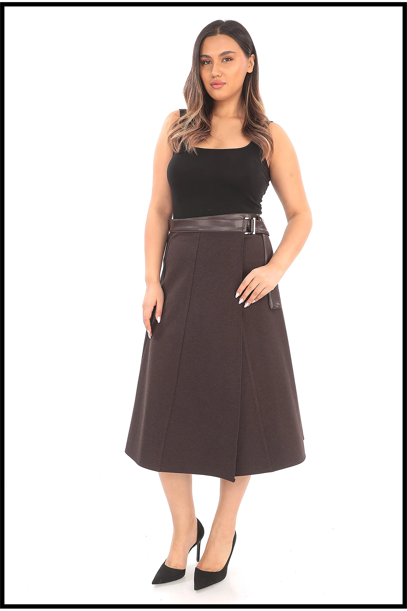 Kışlık Yırtmaç Detaylı Kemeri Derili Kaşe Etek