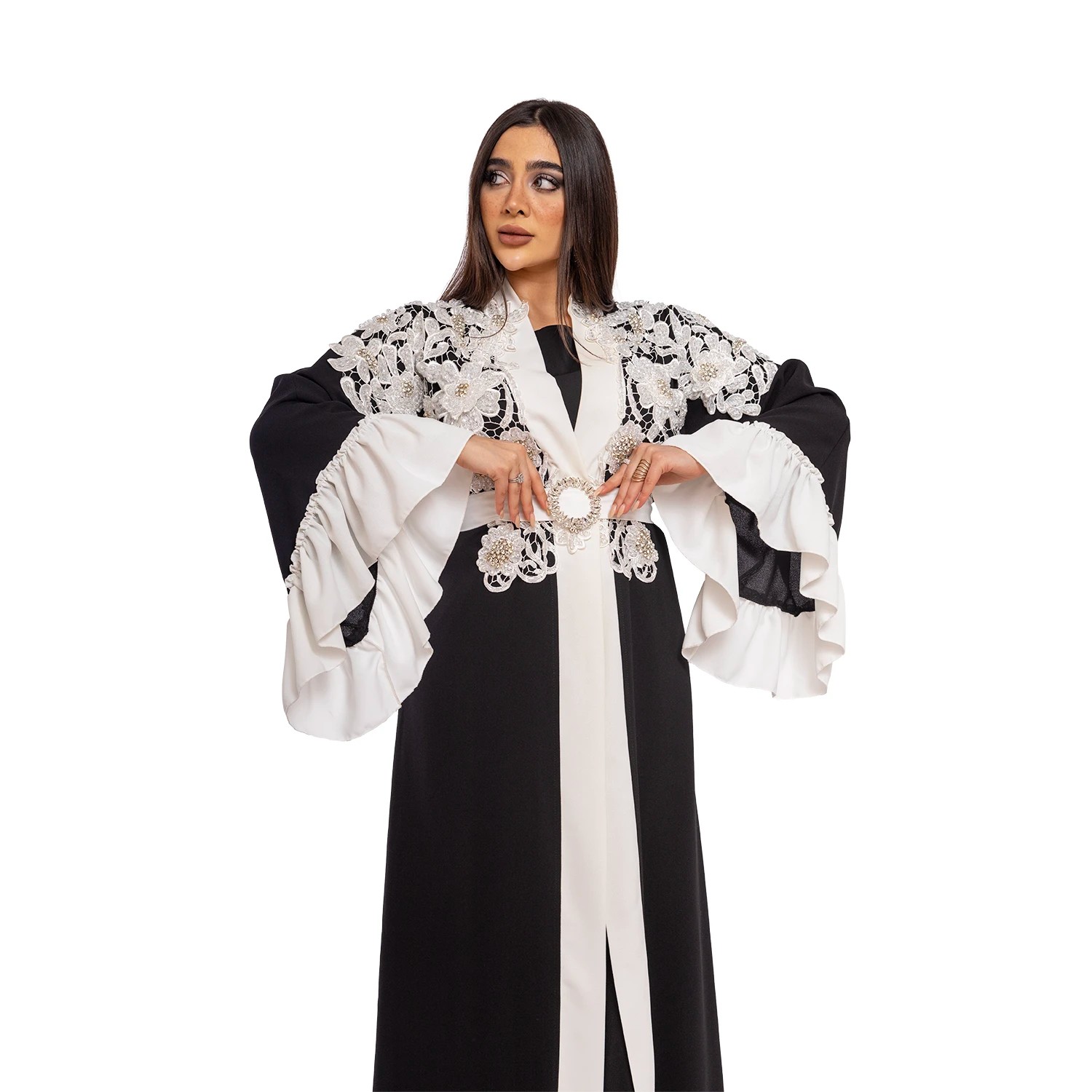 Beyaz Güpürlü İşleme ve Kol Detaylı Siyah Abaya     