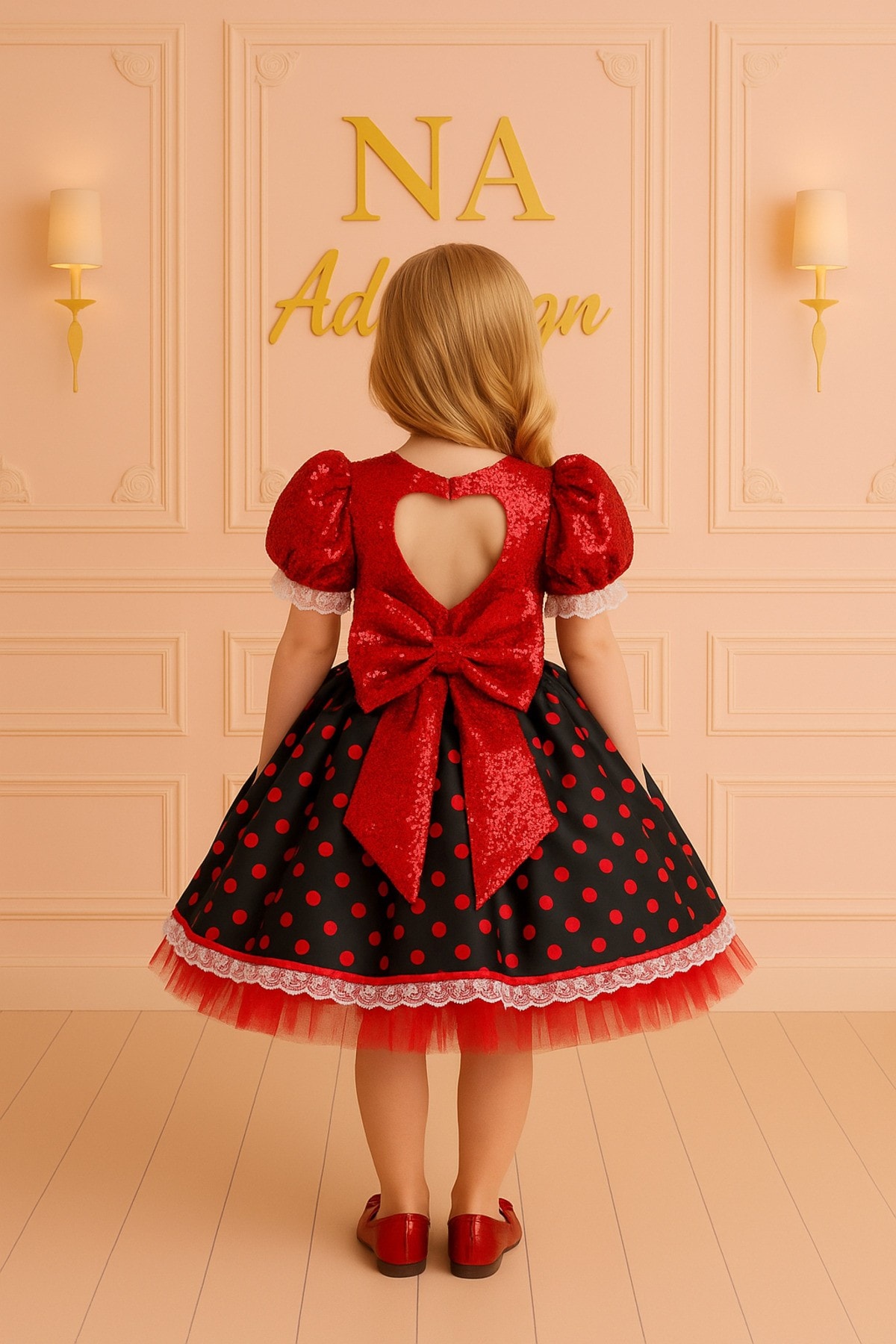 Minnie Heart Özel Tasarım Elbise – Kırmızı Pul Payet & Puanlı Saten Kalp Detaylı Model