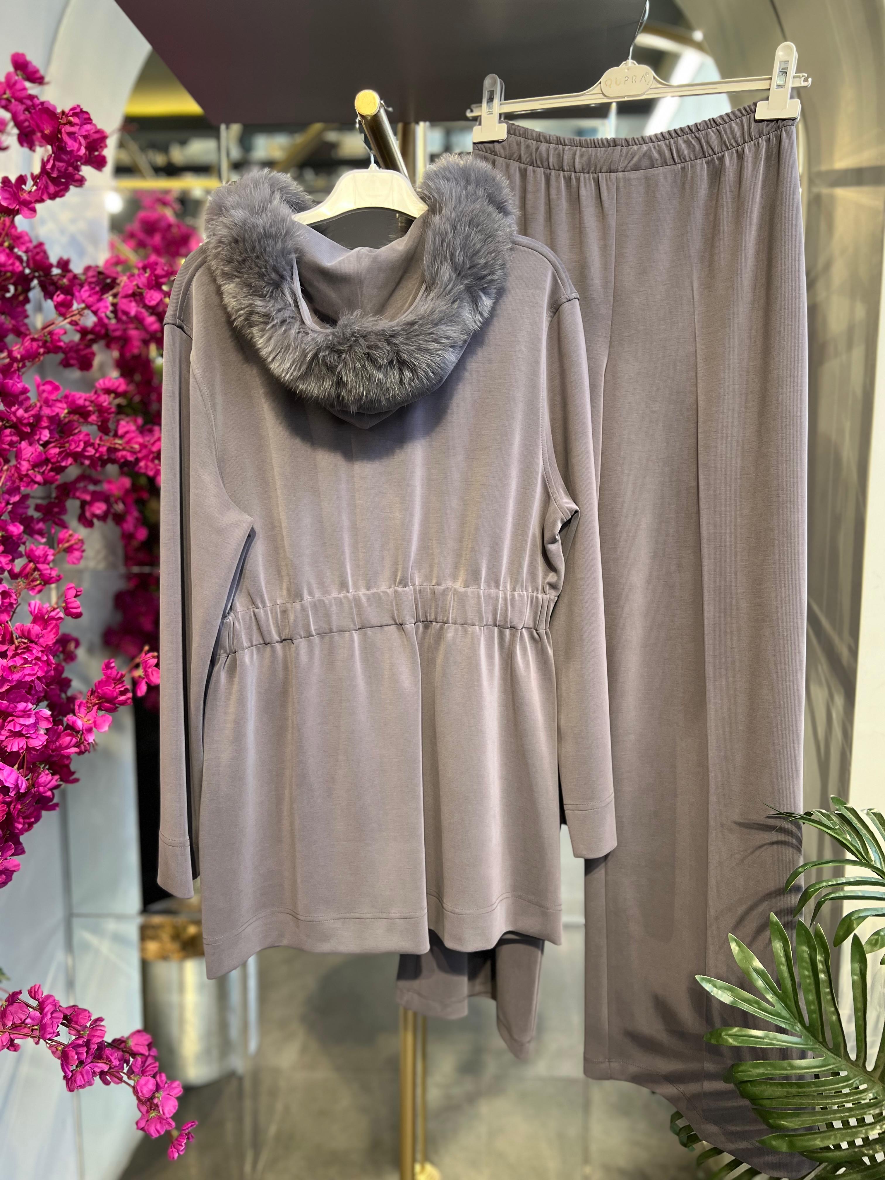 QUPRA- KAPÜŞONU KÜRK DETAYLI GRİ TAKIM