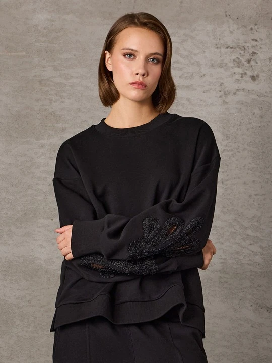 UNIQUE- KOLU NAKIŞ DETAYLI EŞOFMAN TAKIMI