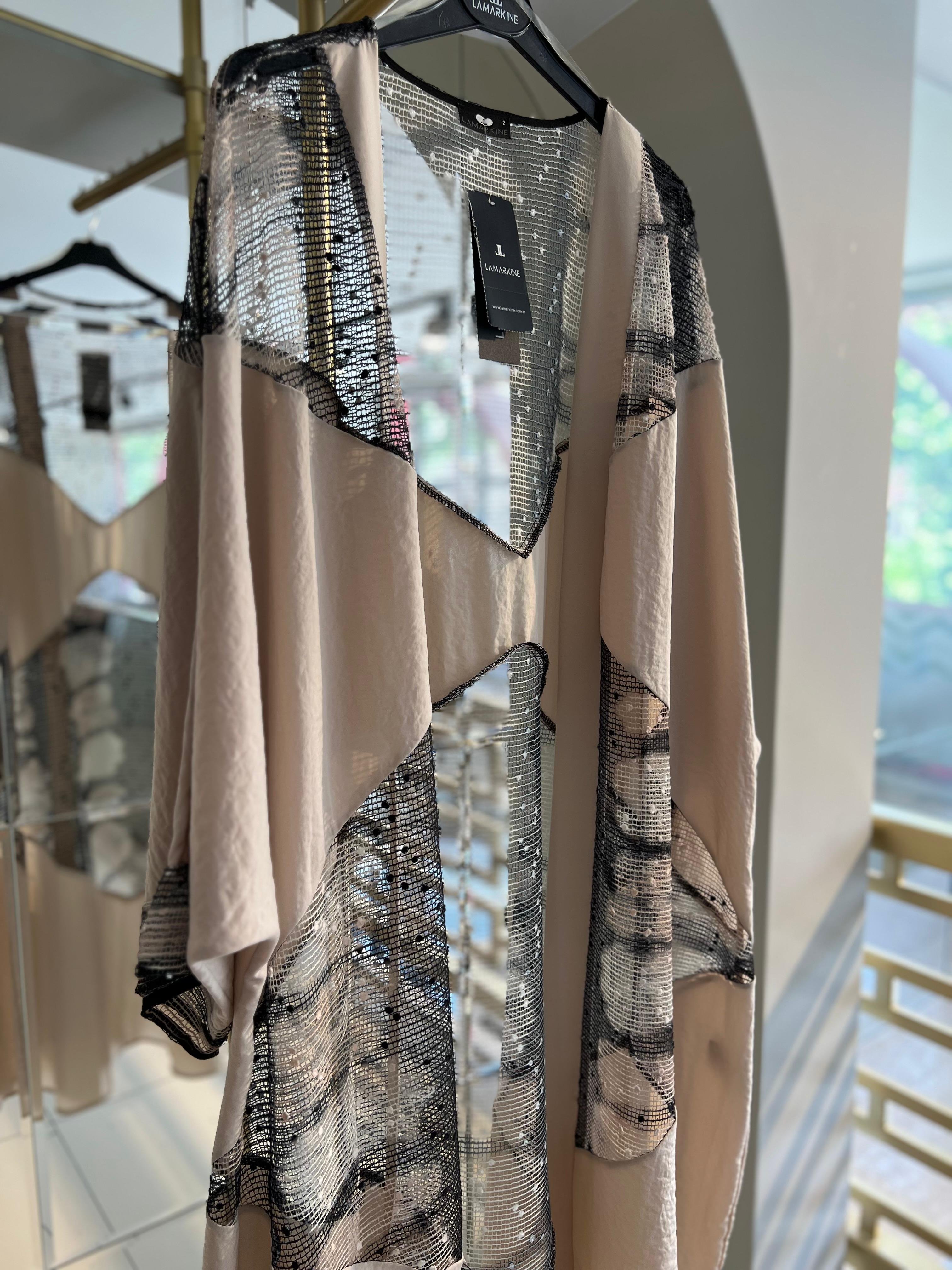 LAMARKİNE- TRANSPARAN DETAYLI BEJ ABAYA