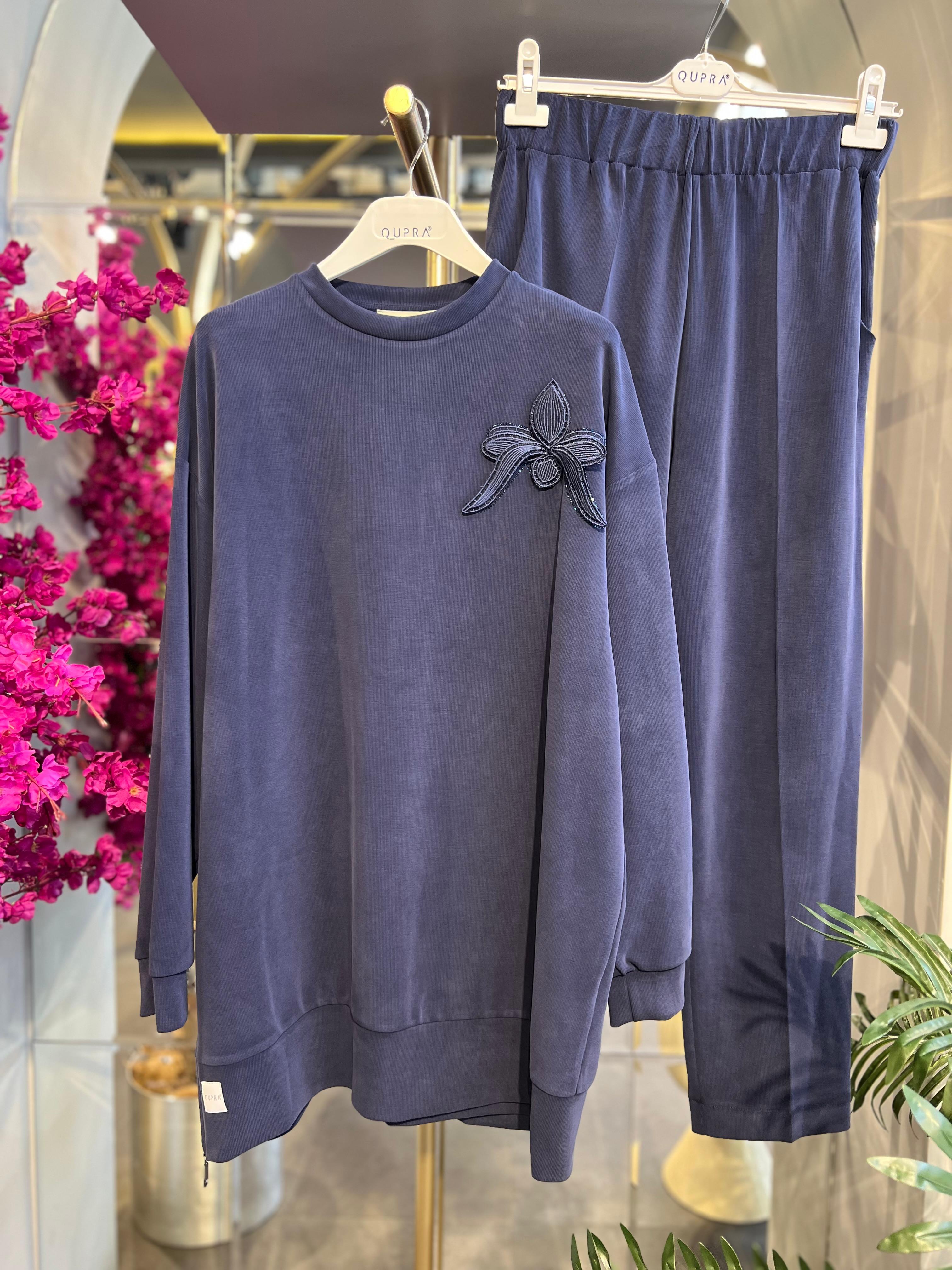 QUPRA- Çiçek Nakışlı Toro Lacivert Takım