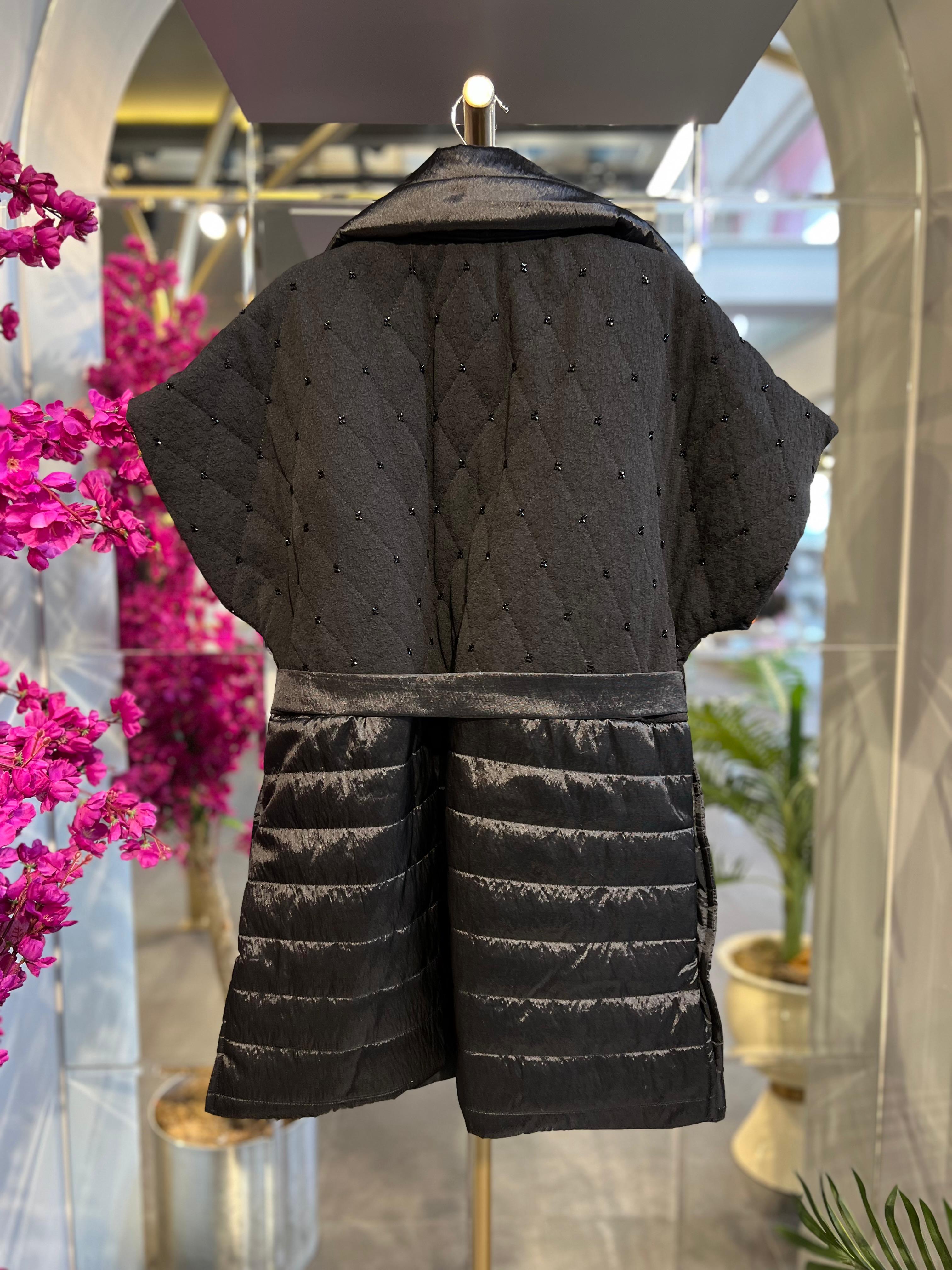 MY312- TAŞLI KAPİTONELİ YELEK