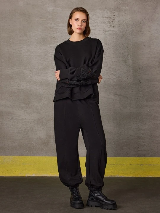 UNIQUE- KOLU NAKIŞ DETAYLI EŞOFMAN TAKIMI