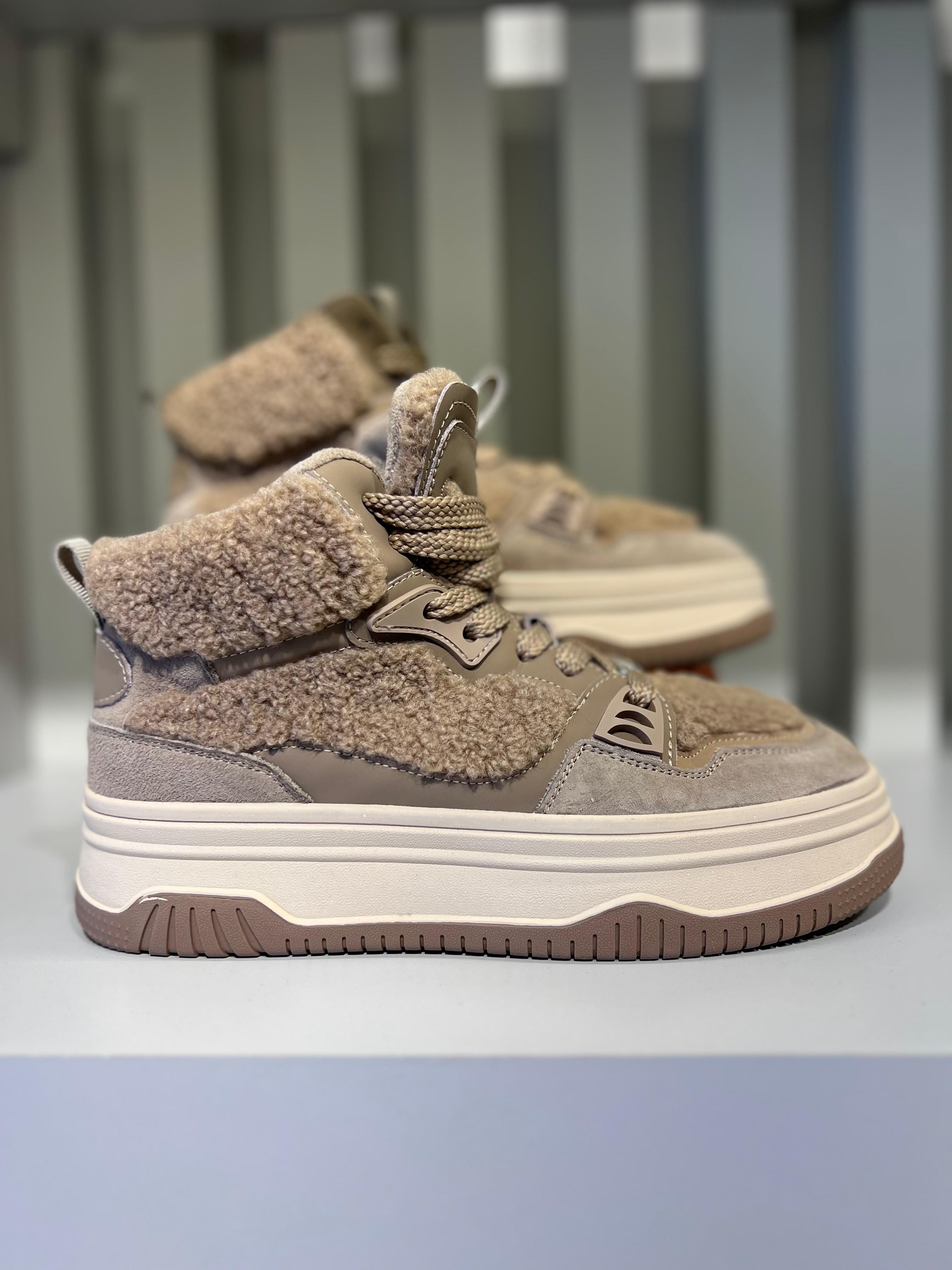 KRISTE BELL- PELUŞ DETAYLI VİZON SPOR AYAKKABI