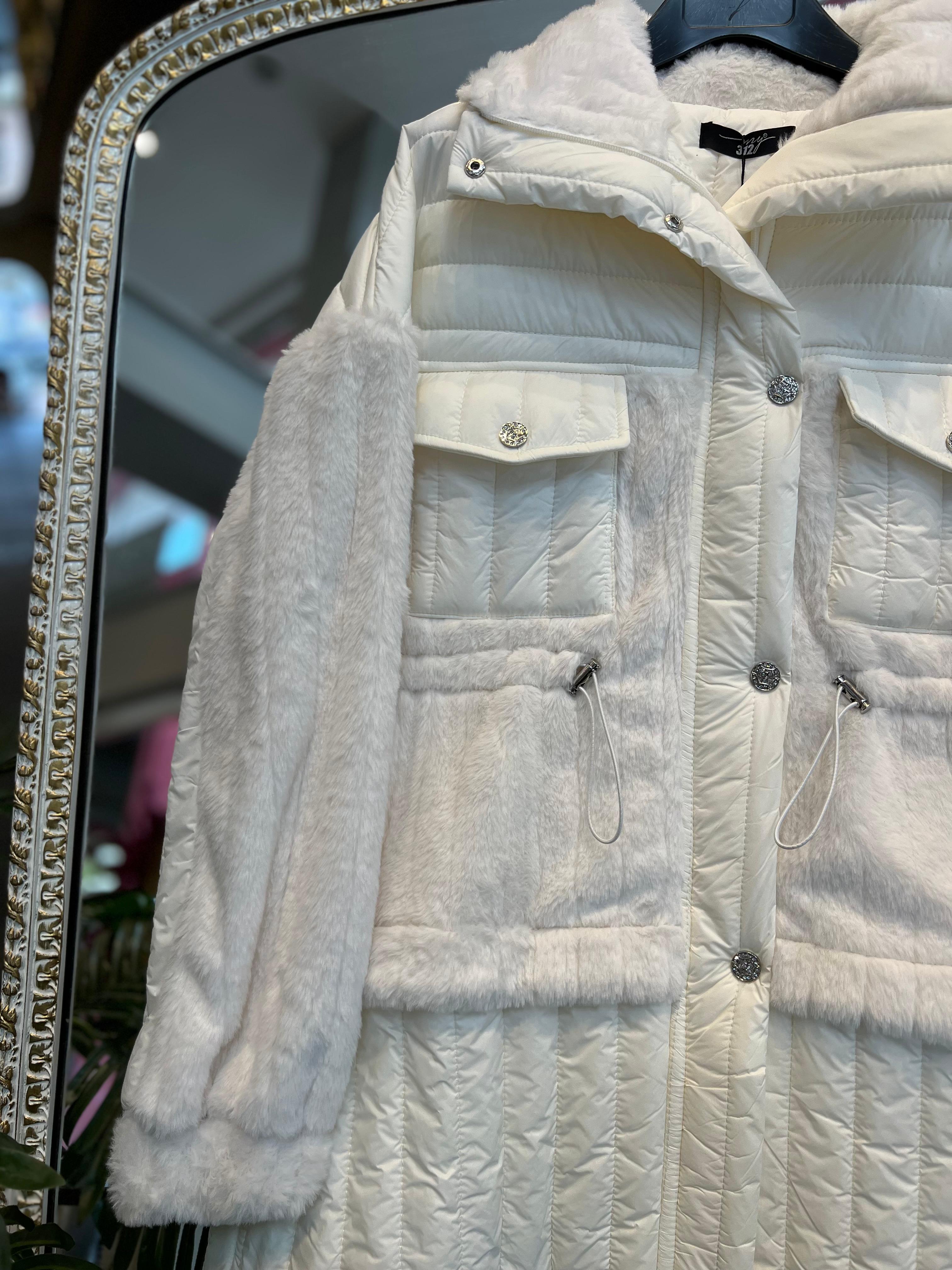 MY312- KAPİTONE KÜRK DETAYLI EKRU KABAN