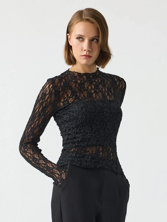 UNIQUE- DANTEL KUMAŞLI BLUZ