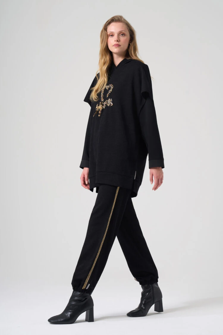 MASCARA- YAN KISMI ZİNCİR DETAY KAPÜŞONLU KISA KOLLU TAKIM