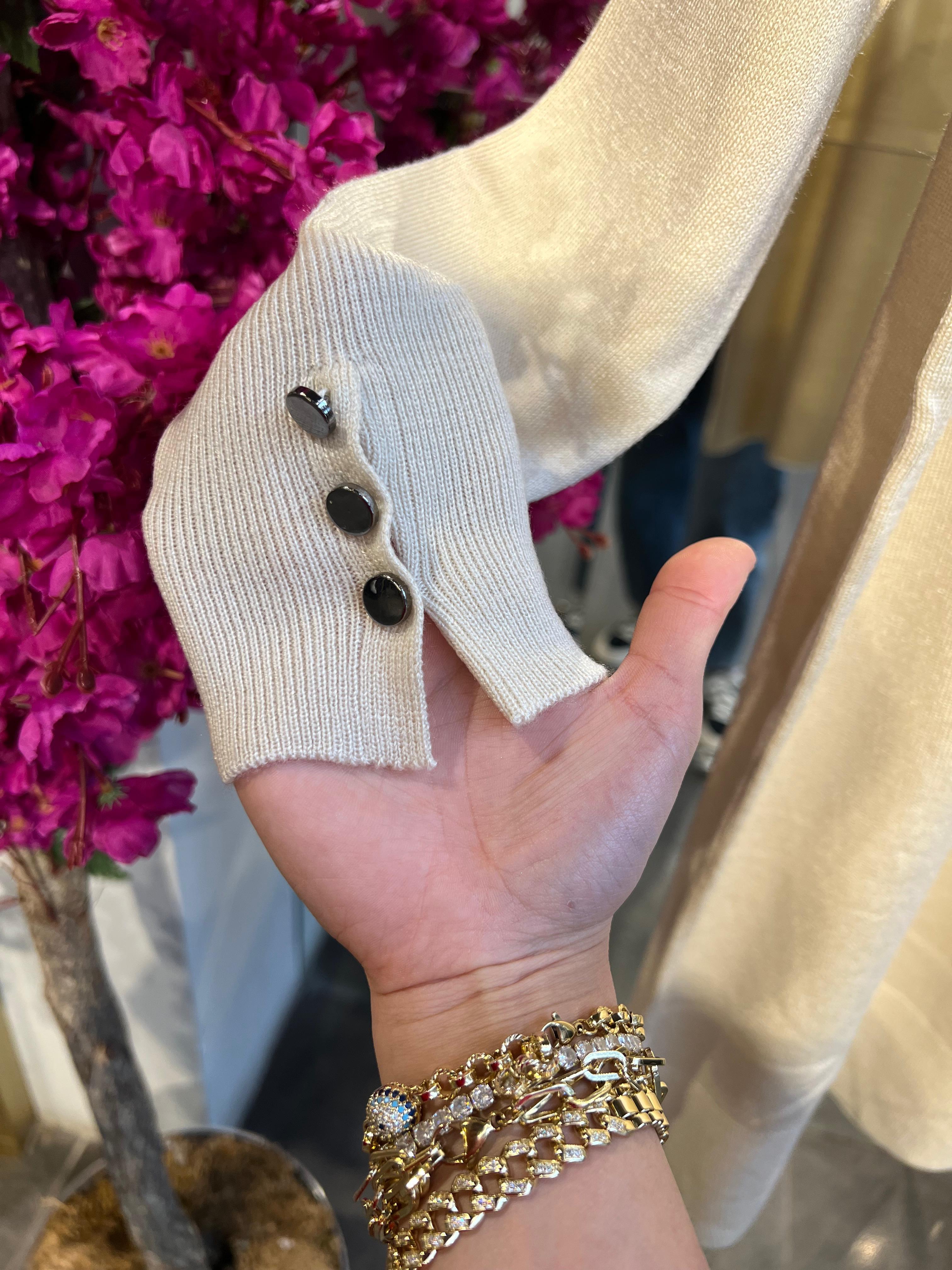 MY312- KOLLARI DÜĞME DETAYLI BEJ TRİKO