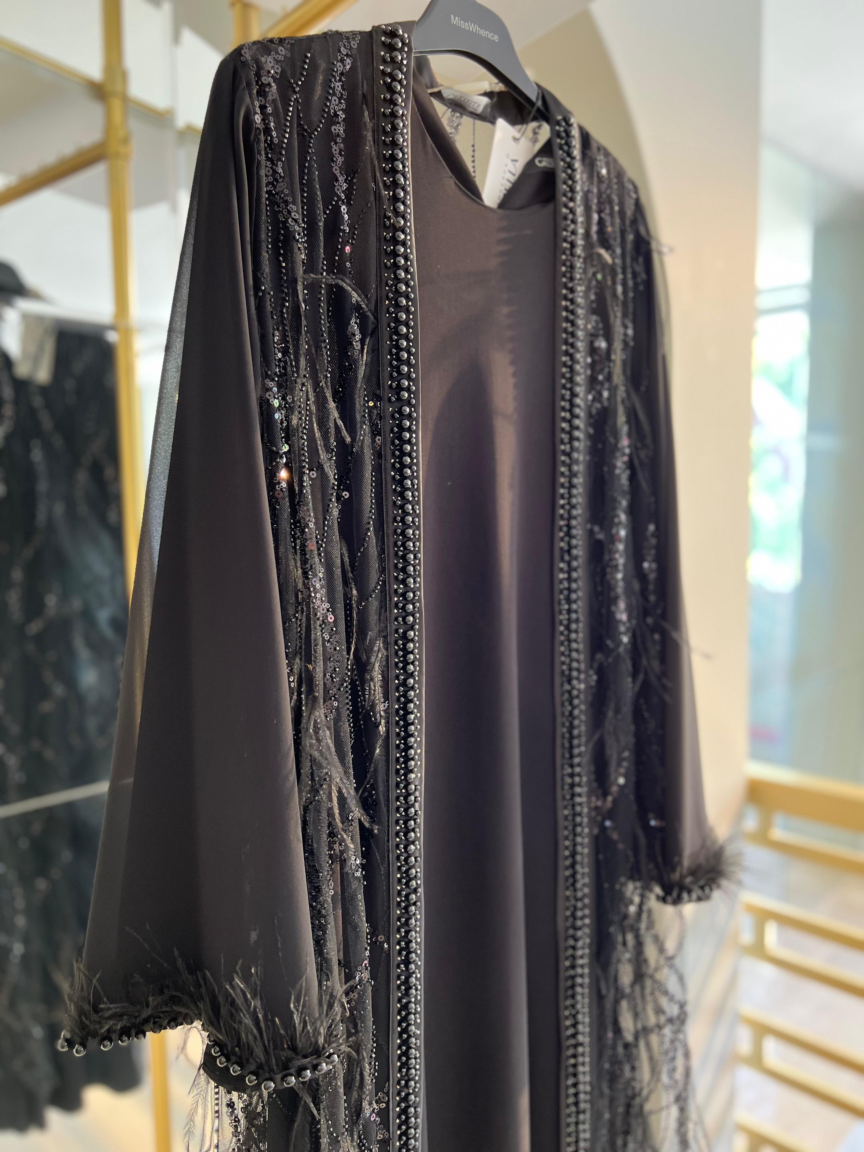 GAZELLA- BONCUK VE TÜY DETAYLI ABAYA