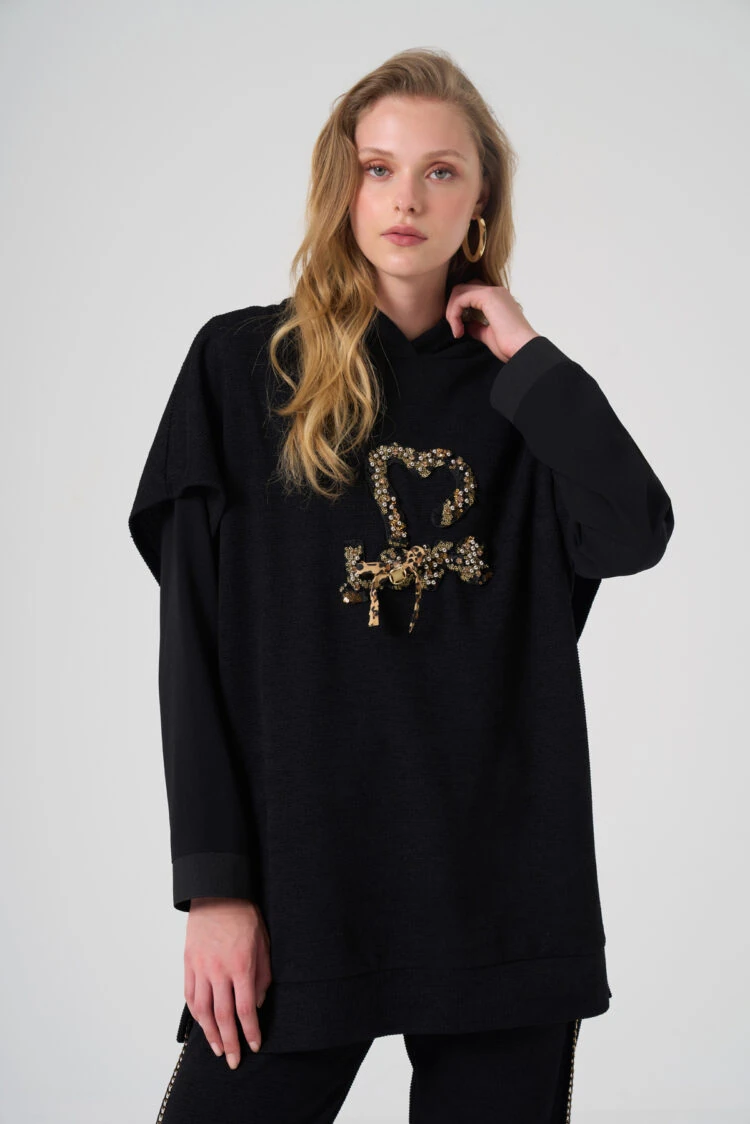 MASCARA- YAN KISMI ZİNCİR DETAY KAPÜŞONLU KISA KOLLU TAKIM