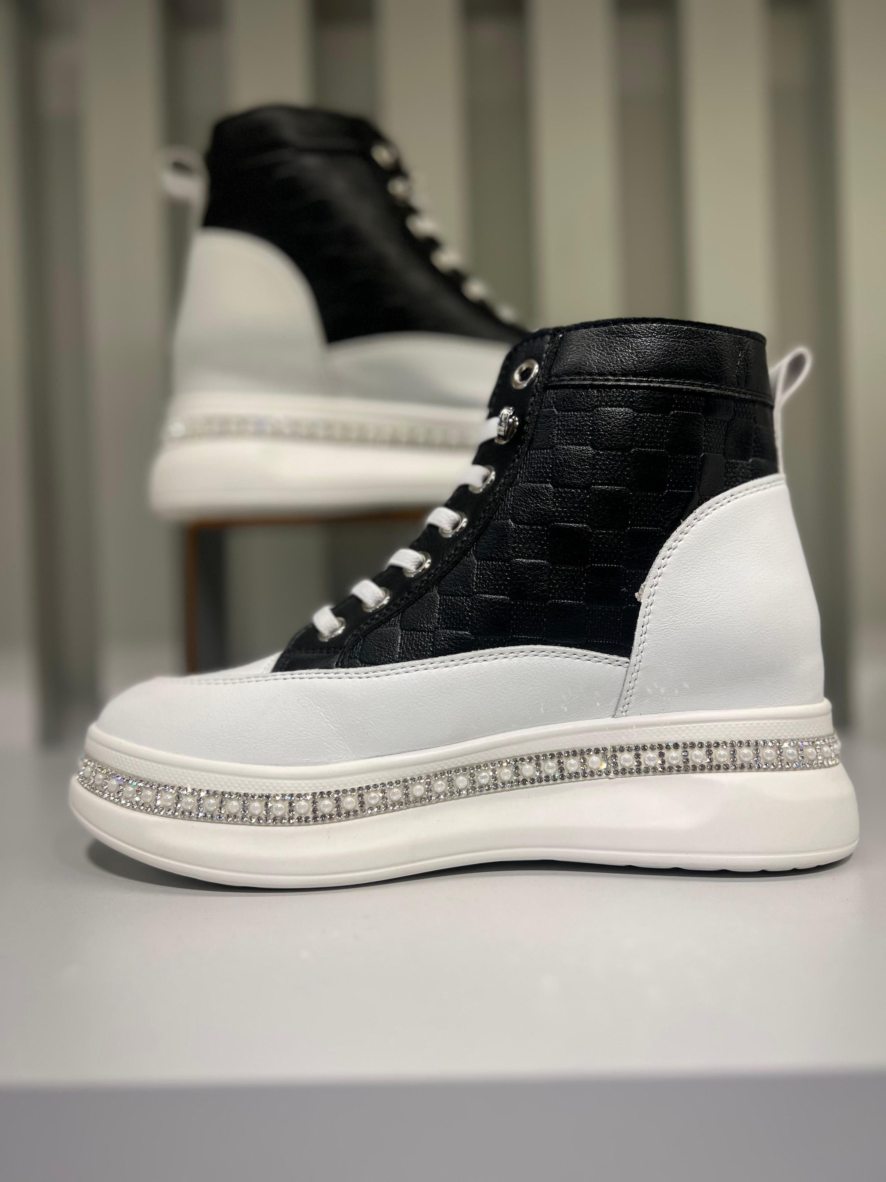 KRISTE BELL- İNCİ DETAYLI YÜKSEK BOĞAZ SİYAH SPOR AYAKKABI