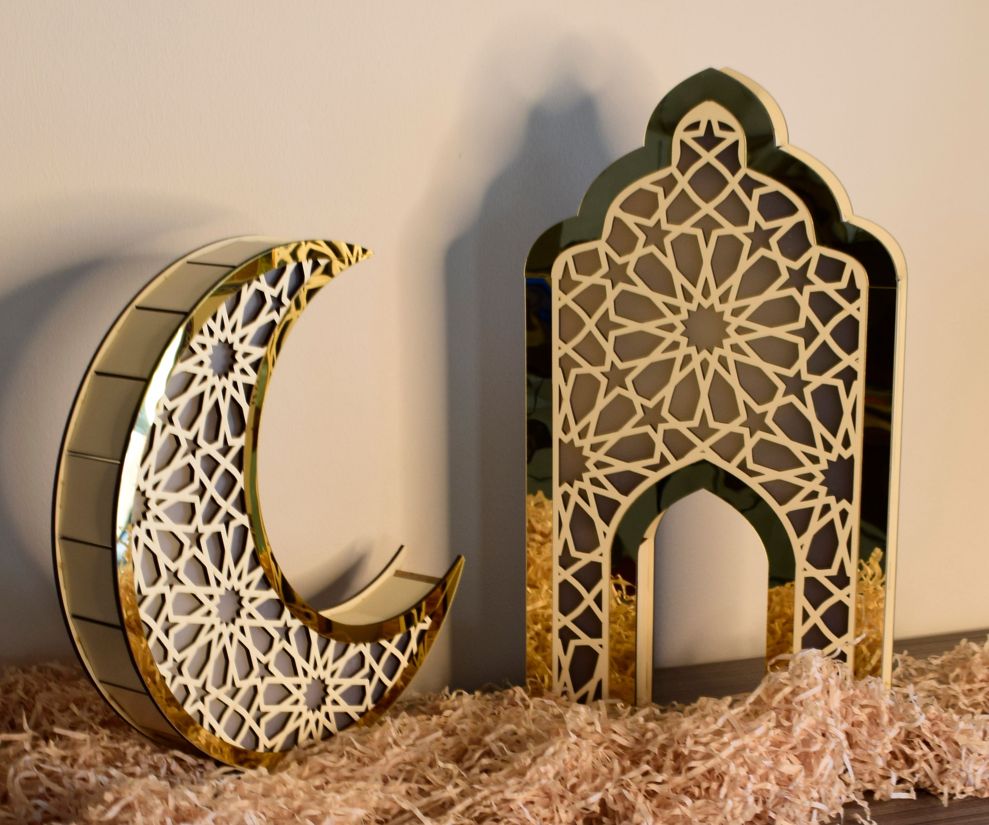 Large Illuminated Crescent and Mihrab Set Specially Designed for Ramadan