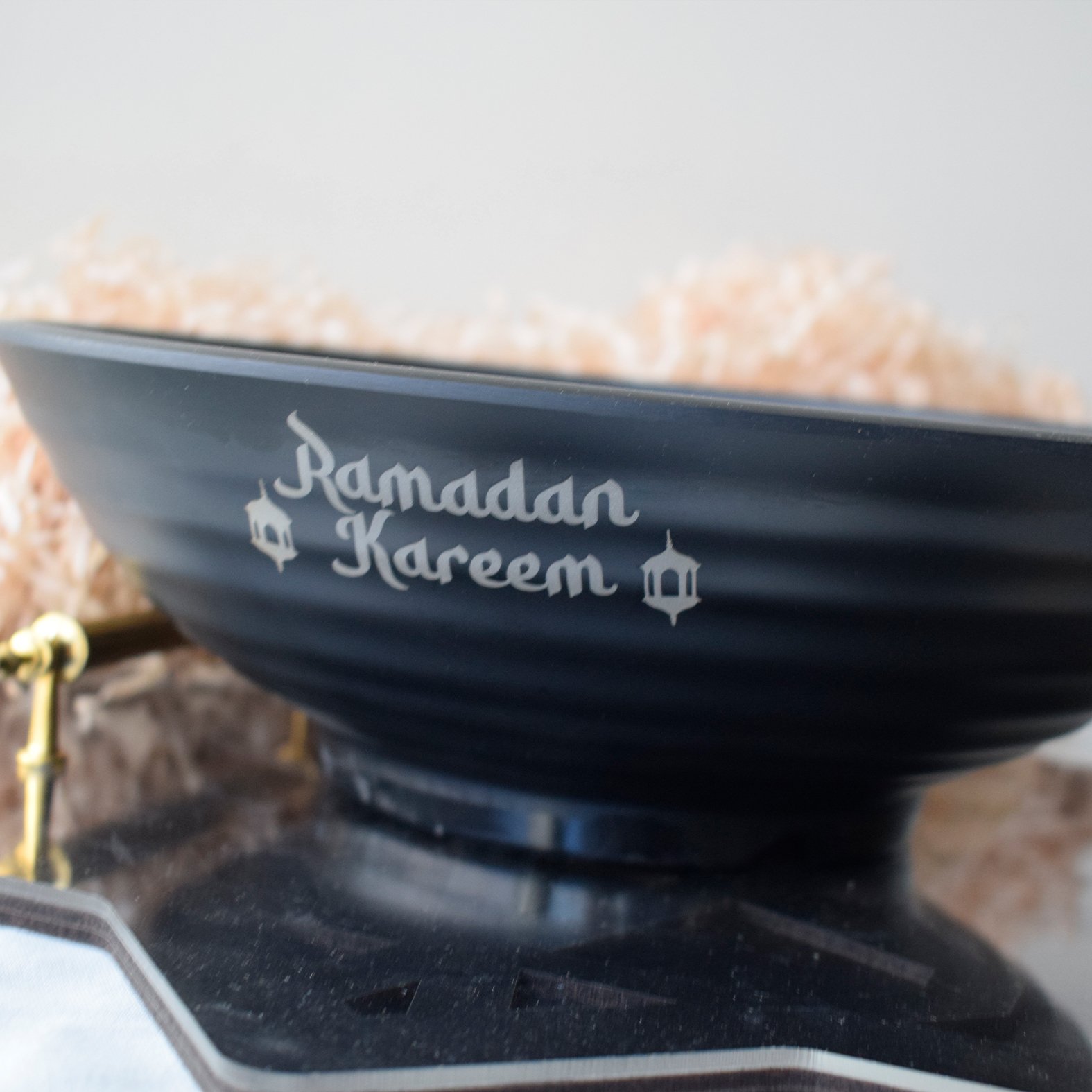 Serving plate specially designed for Ramadan, 24 cm , decorated with English calligraphy