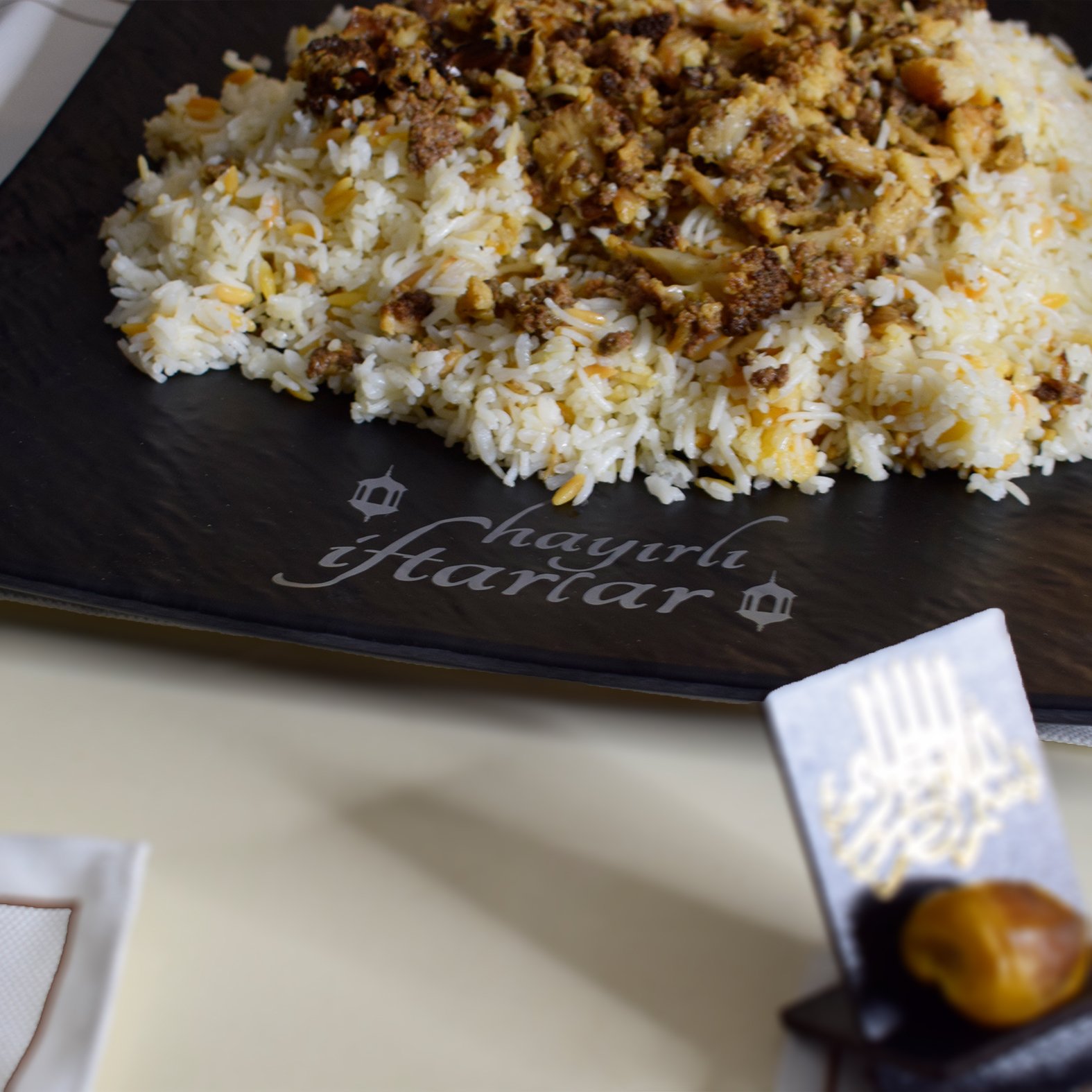 Specially designed square serving plate for Ramadan, 35x35 cm, decorated with Arabic calligraphy