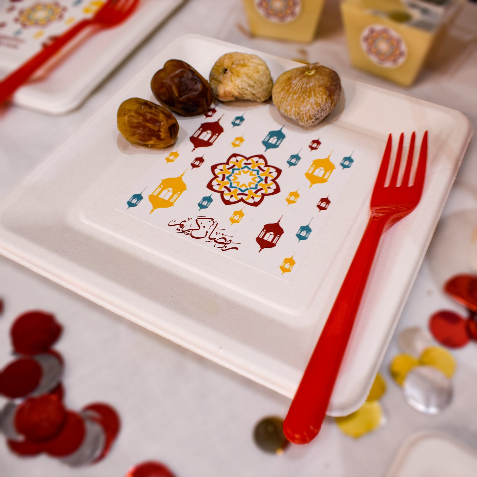 10 Piece Eco-Friendly Ramadan Plates and Cups Set in Red with Arabic Writing