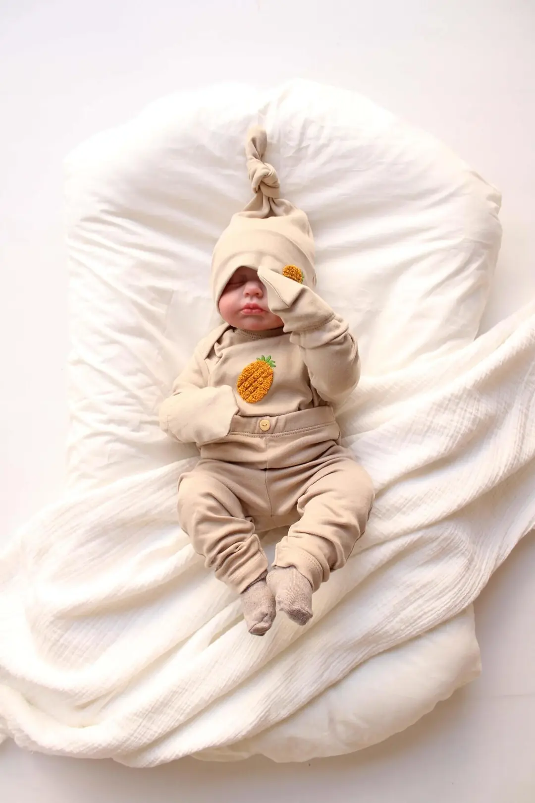 Pineapple Embroidered 5-Piece Long Sleeve Newborn Set | Oh La La Koala