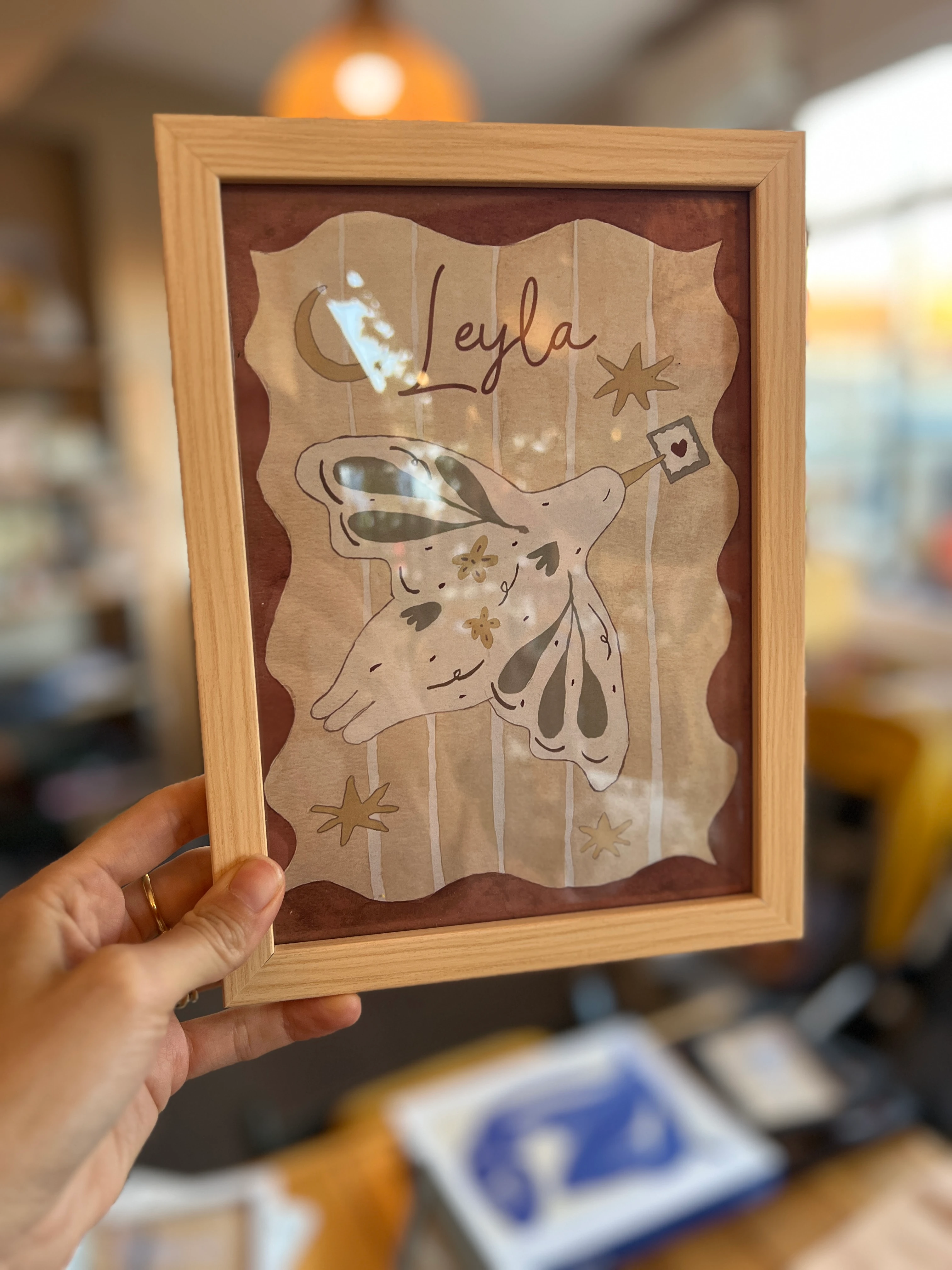 İsme Özel 'Dove Carrying a Letter' Çerçeve