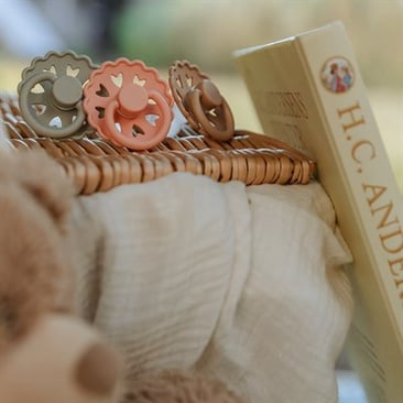 FRIGG Fairytale x H.C. Andersen Kauçuk Emzik - Pretty in Peach (The Princess and the Pea)
