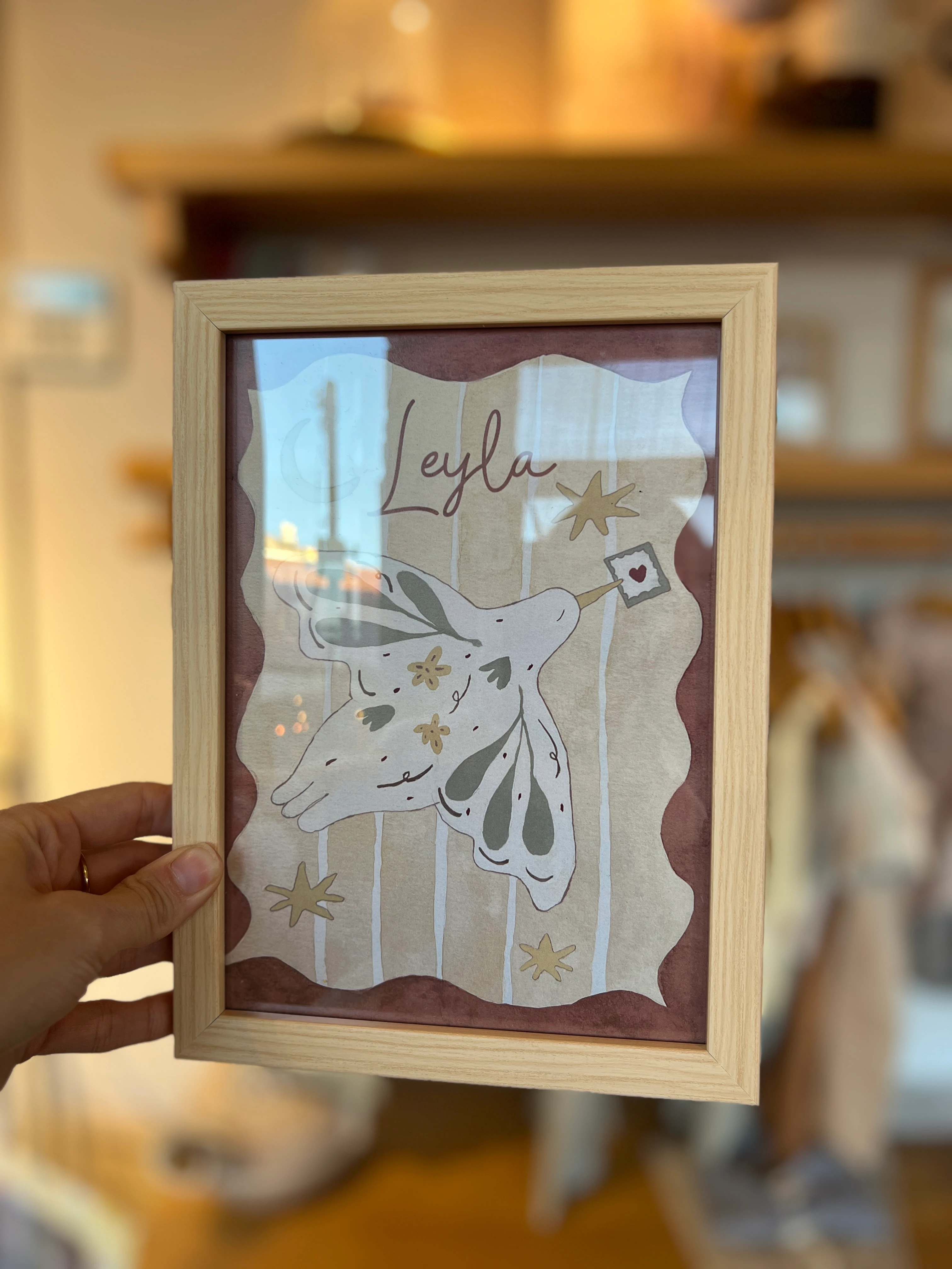 İsme Özel 'Dove Carrying a Letter' Çerçeve