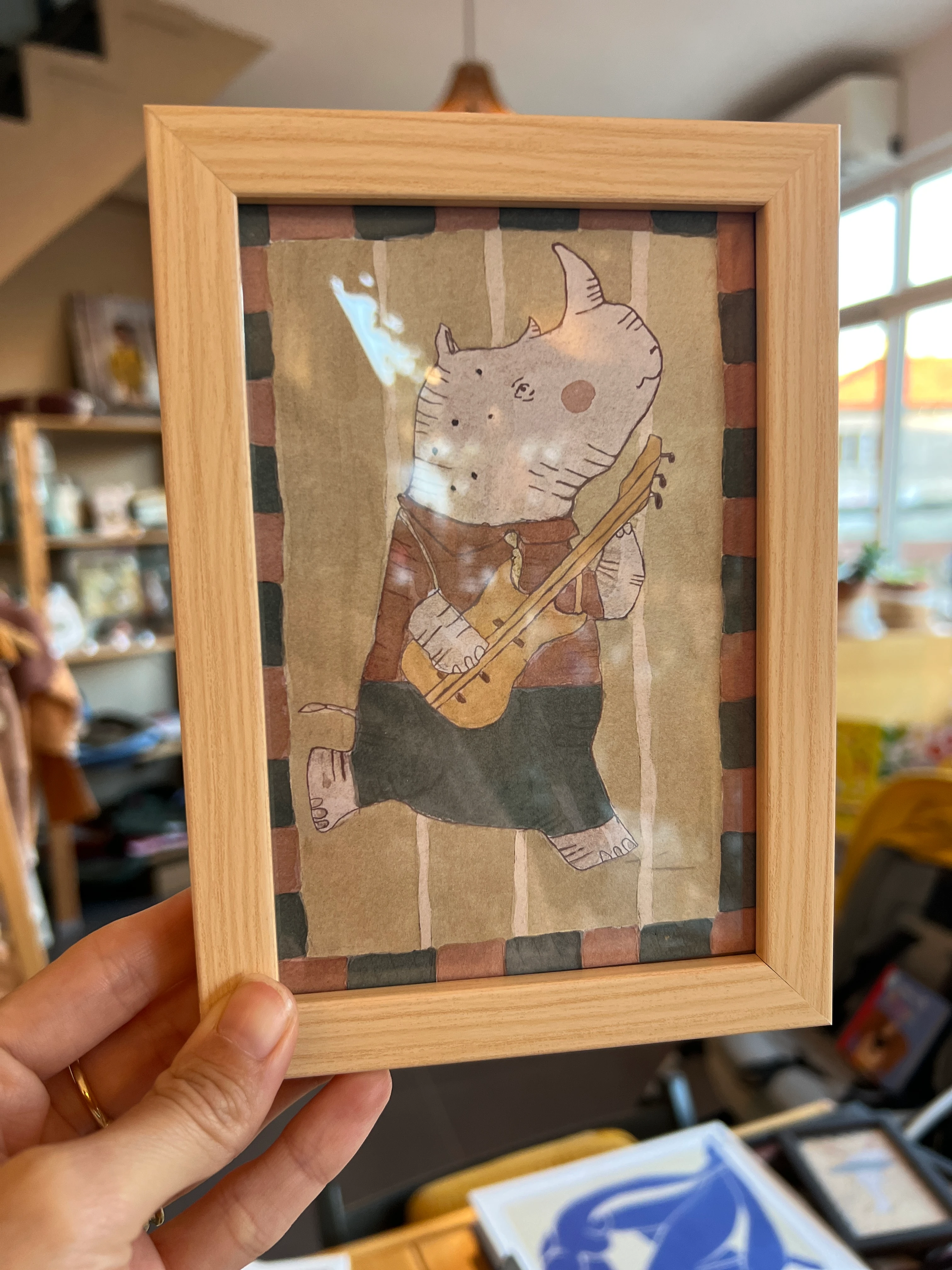 'Rhino Playing a Guitar' Çerçeve