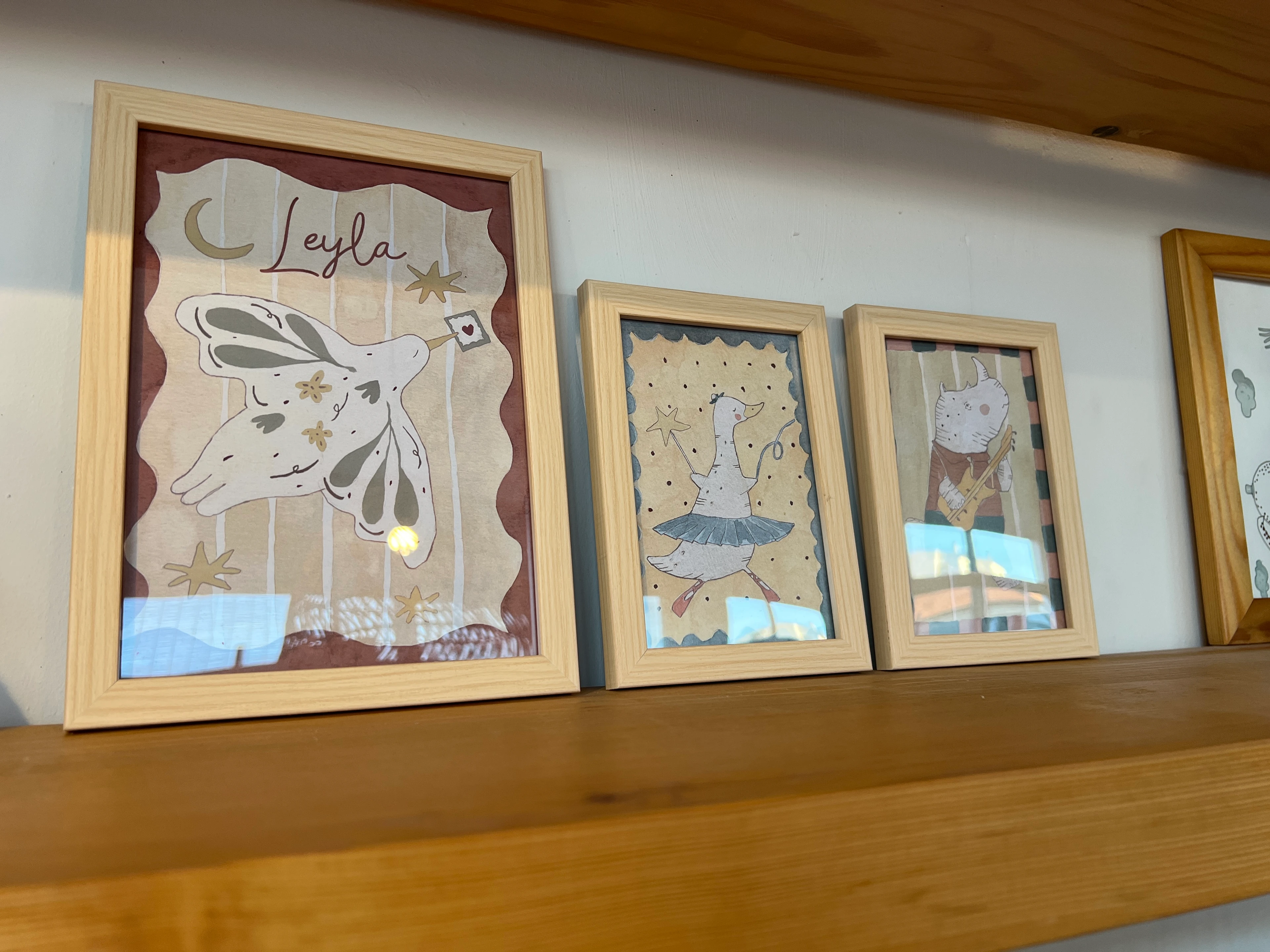 İsme Özel 'Dove Carrying a Letter' Çerçeve