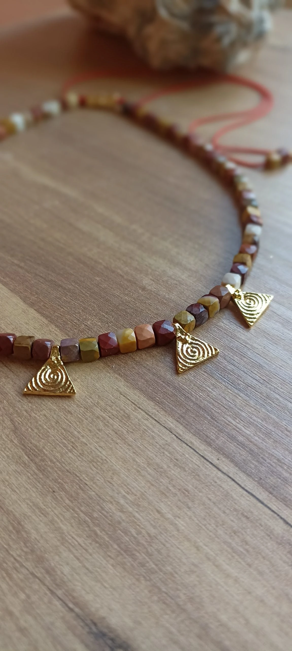 Genel Sağlık Doğal Taş Kolye