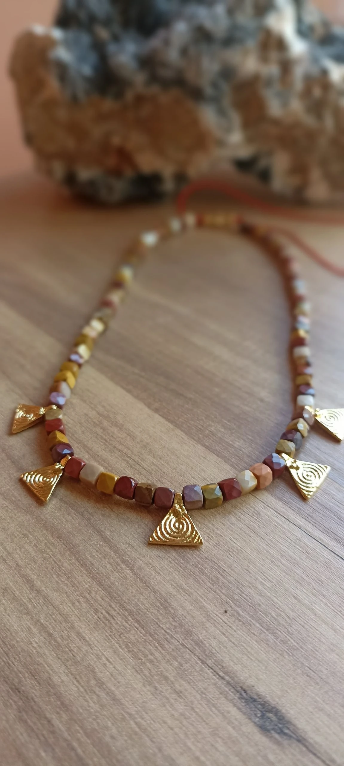 Genel Sağlık Doğal Taş Kolye