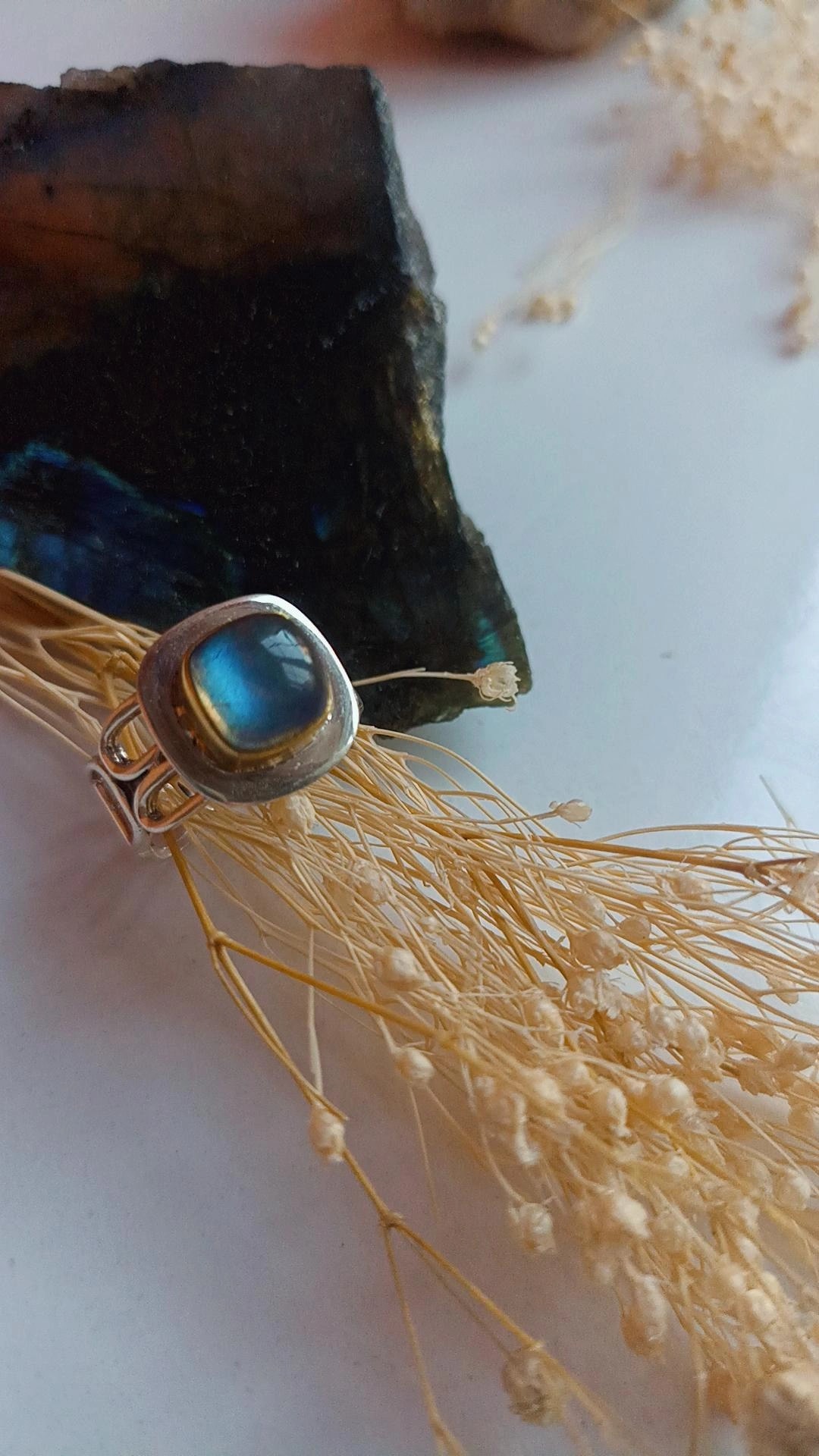 Dönüşümün Işığı Doğal Taş Yüzük