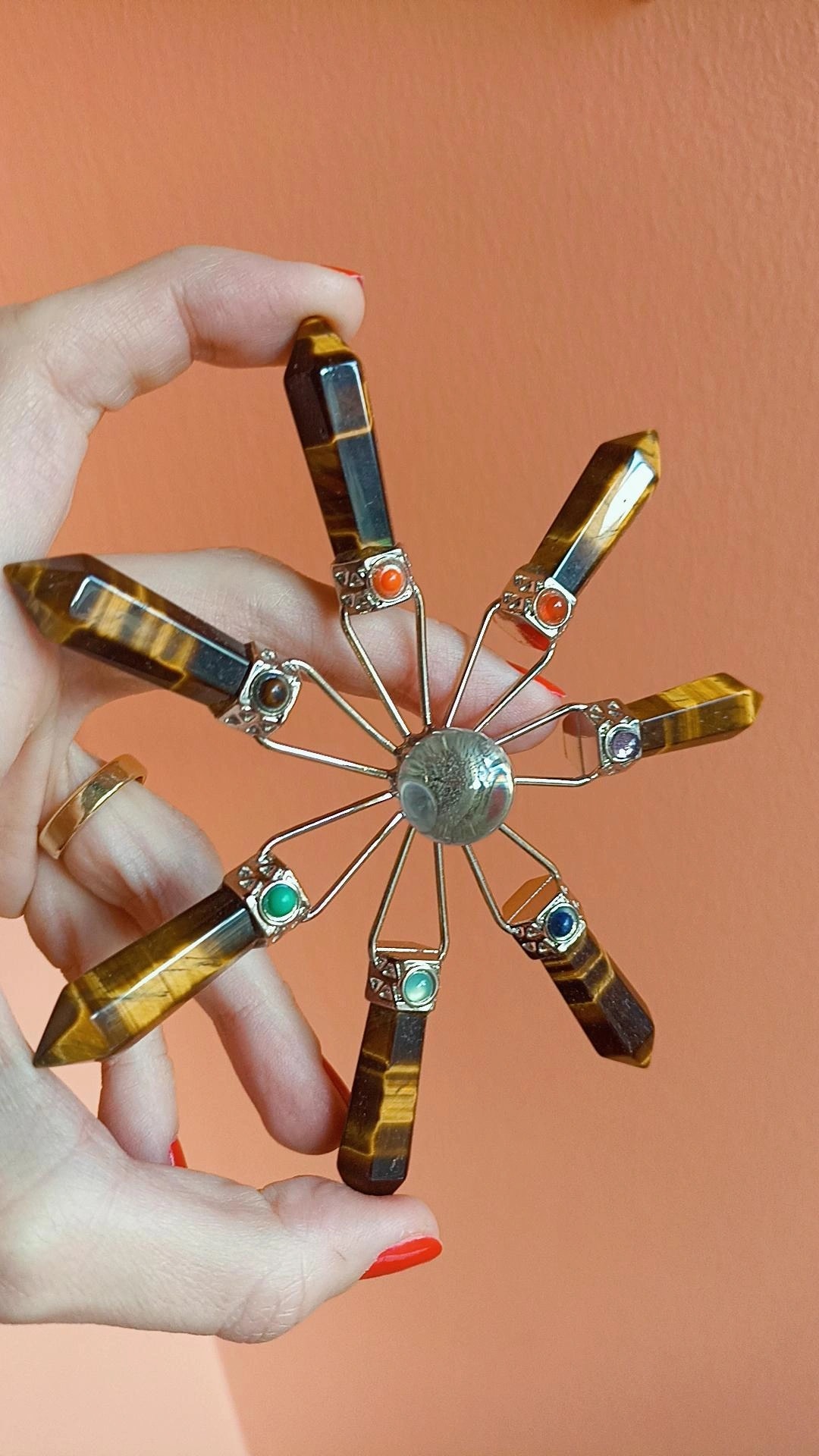 Kaplan Gözü Enerji Jeneratörü: Odaklanma, Koruma ve Yedi Çakra Uyumu