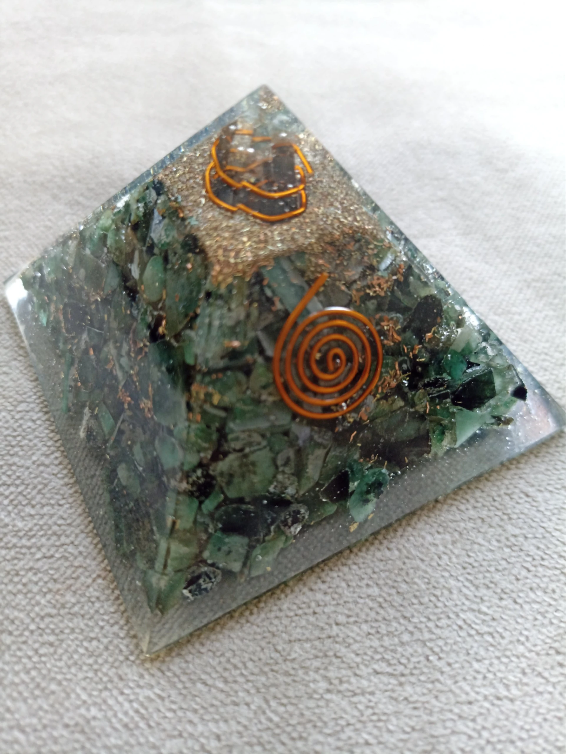 Zümrüt Doğal Taş Orgonit