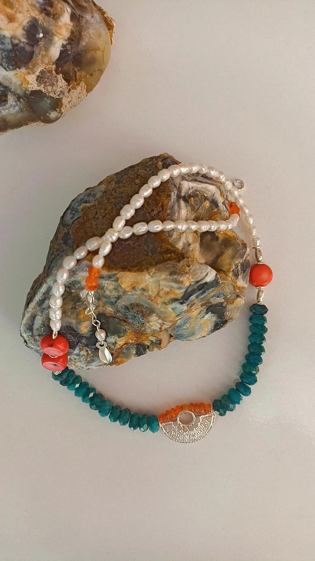 Doğanın Ritmi Doğal Taş Kolye