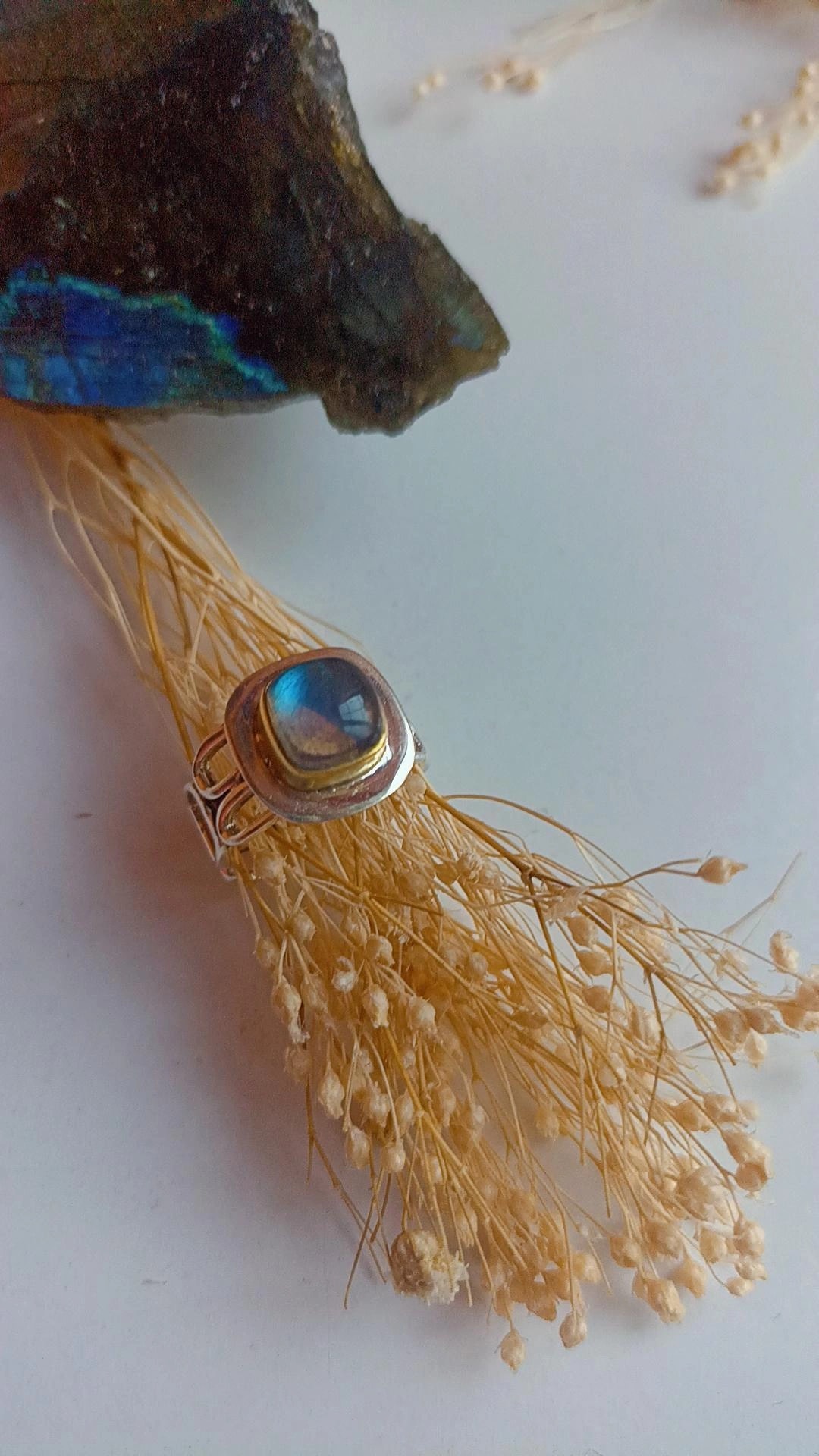 Dönüşümün Işığı Doğal Taş Yüzük