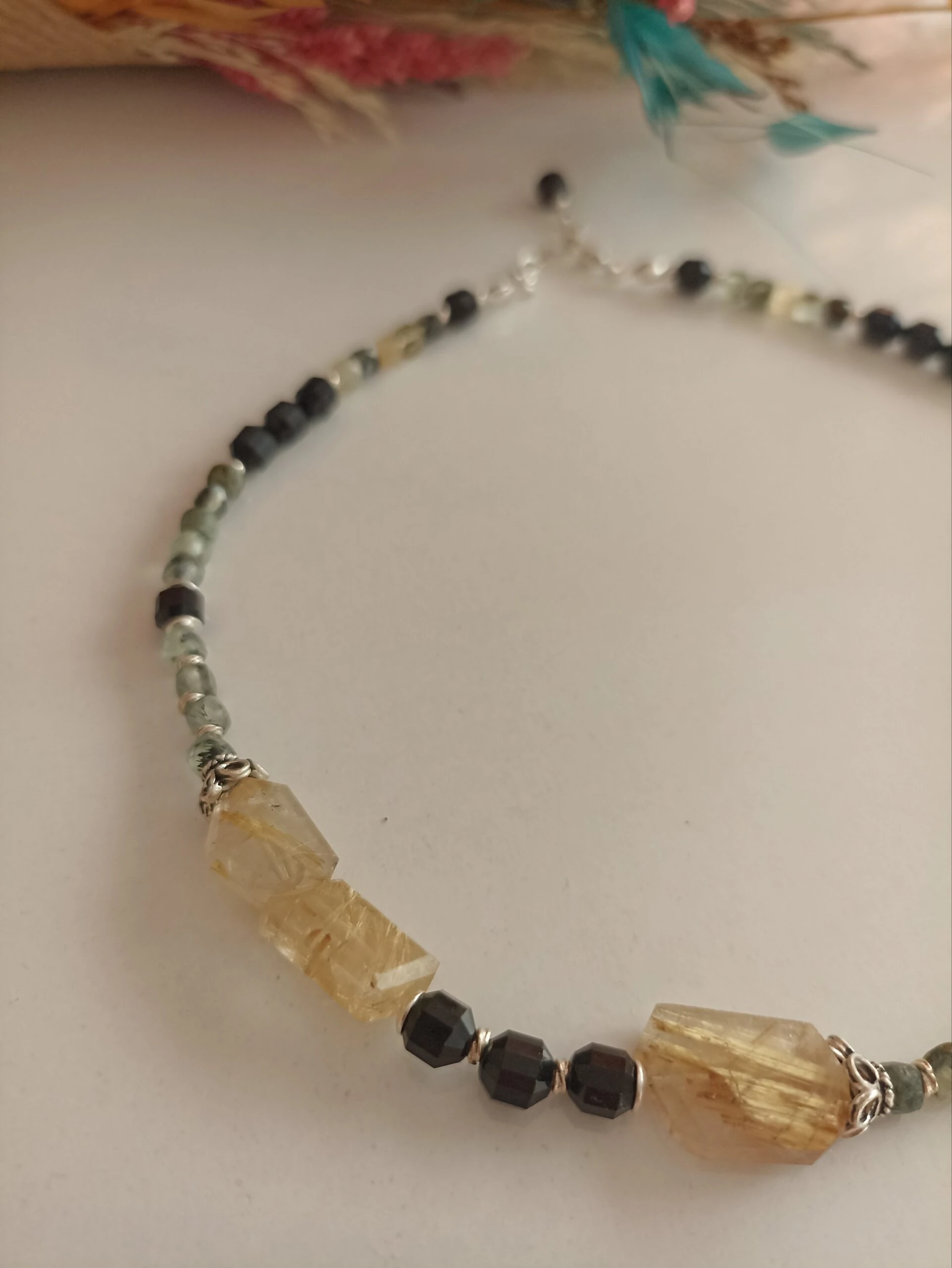 Altın Rutilli Kuvars & Turmalin & Prenhit Doğal Taş Kolye