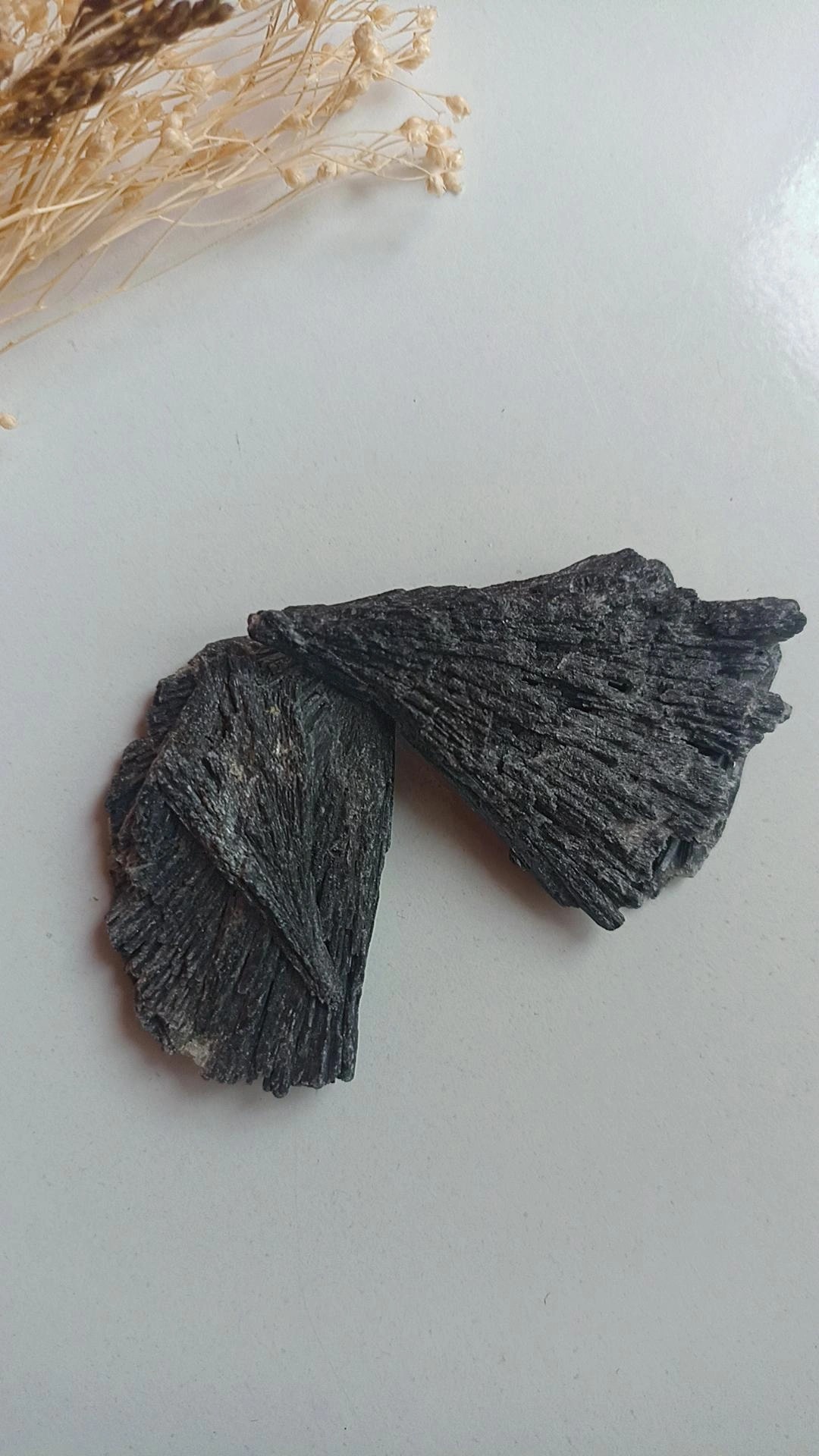 Siyah Kyanit Doğal Taş